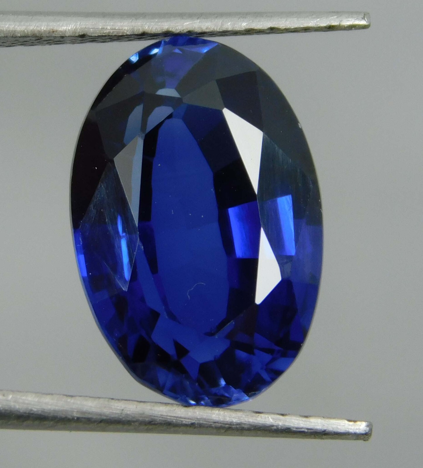 Certified 7.85 Ct Natural Kashmiri Blue Sapphire Oval Cut Loose Gemstone