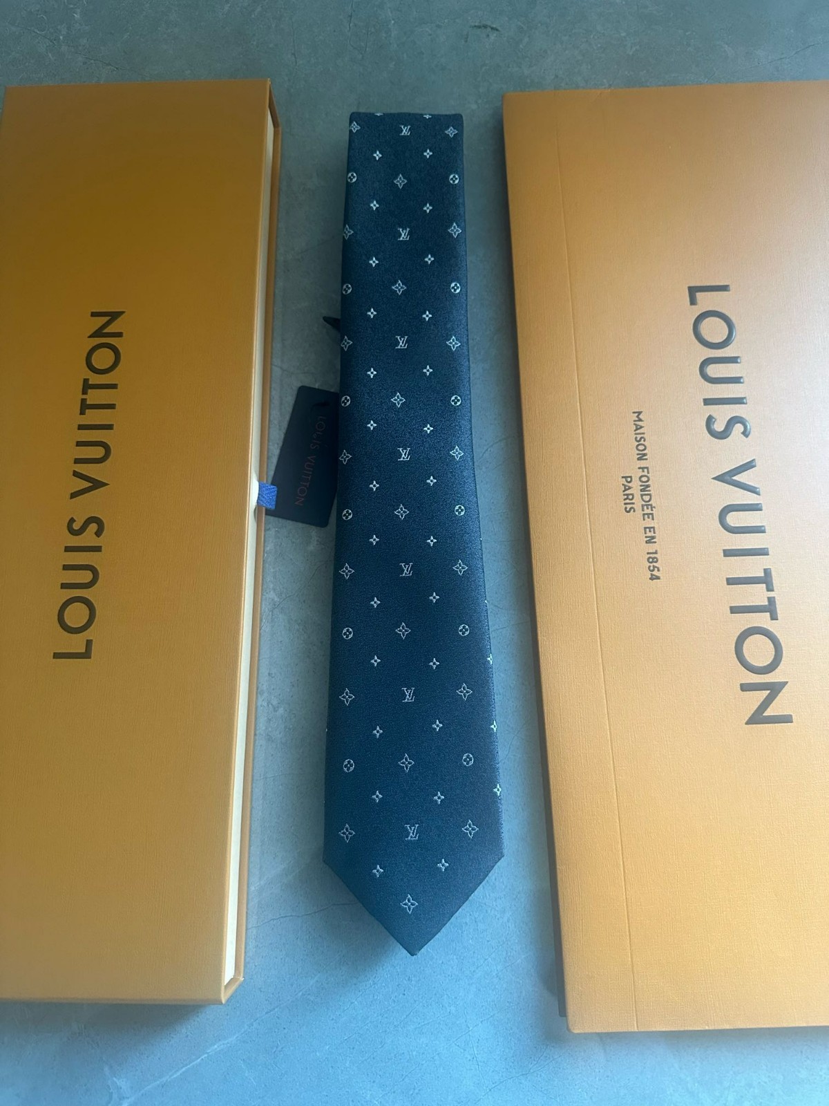 Louis Vuitton Men’s Monogram Tie Grey Slim Full Packaging