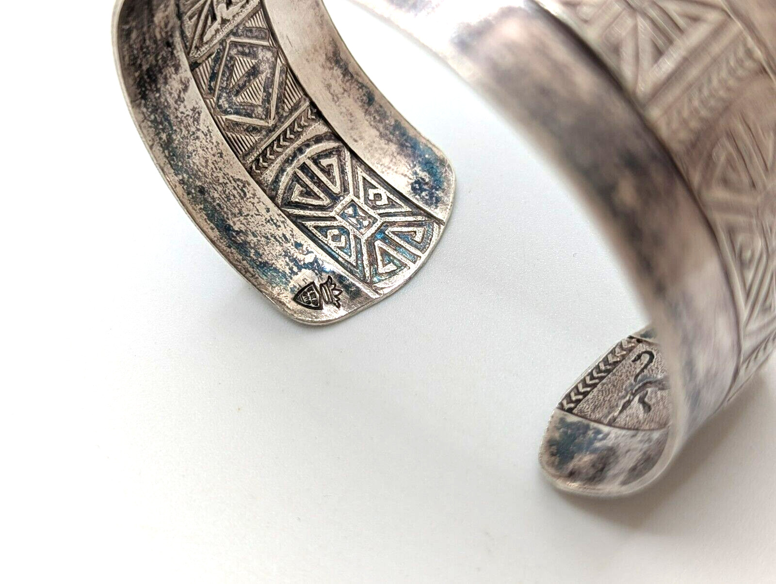 Antique Columbia Inca TRP 900 Silver Tribal Cuff Bracelet Signed Crown Shield 32