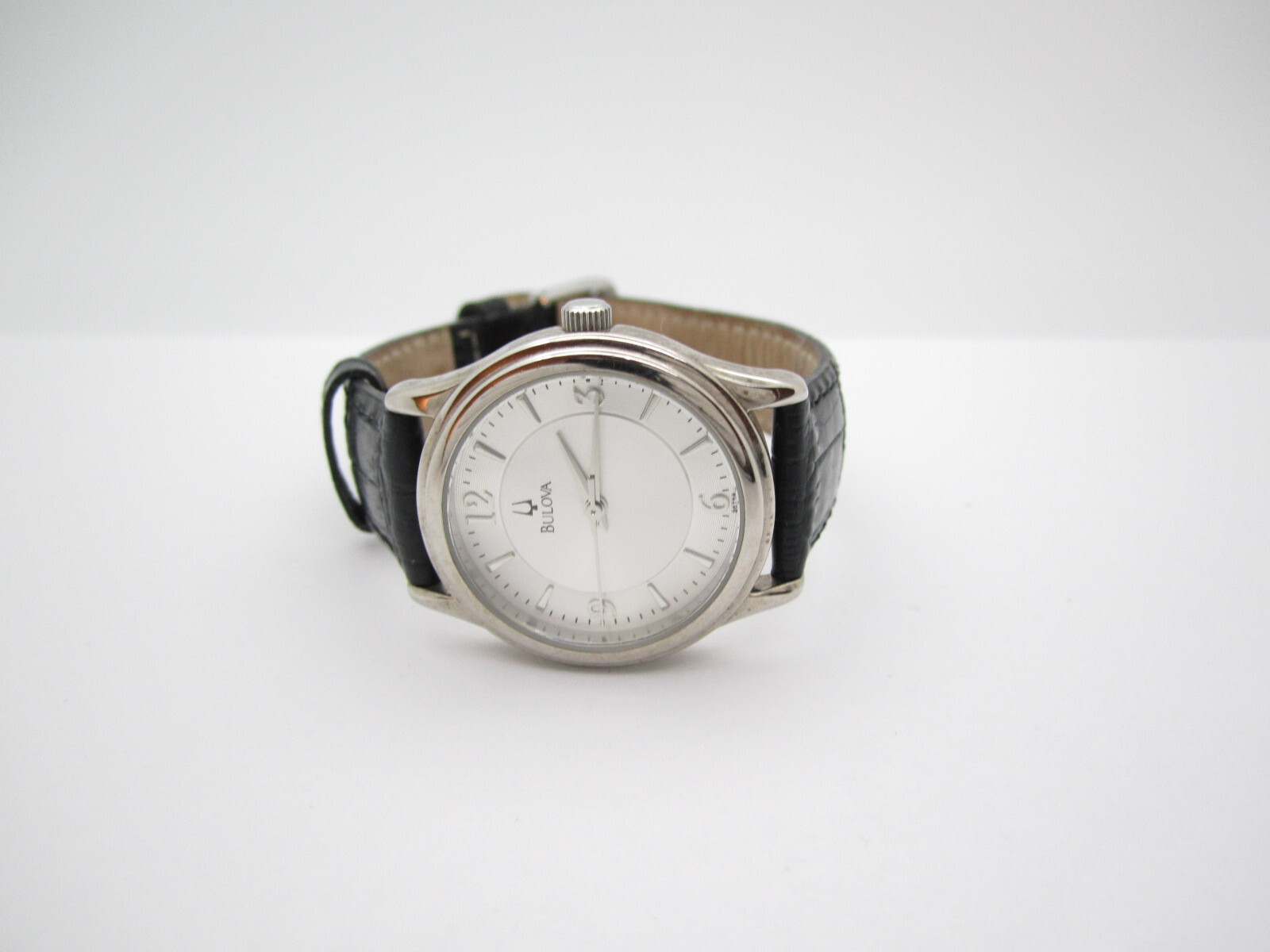 Women Bulova Water Resistant Analog 31mm Dial Causal Round Watch (D866) C899236