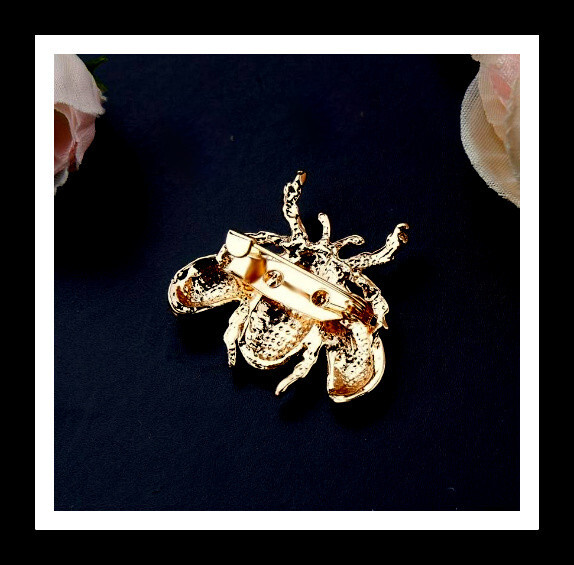 VINTAGE BLACK & GOLD BEE BUG LAPEL BROOCH PIN~BIRTHDAY GARDENER GIFT FOR HER