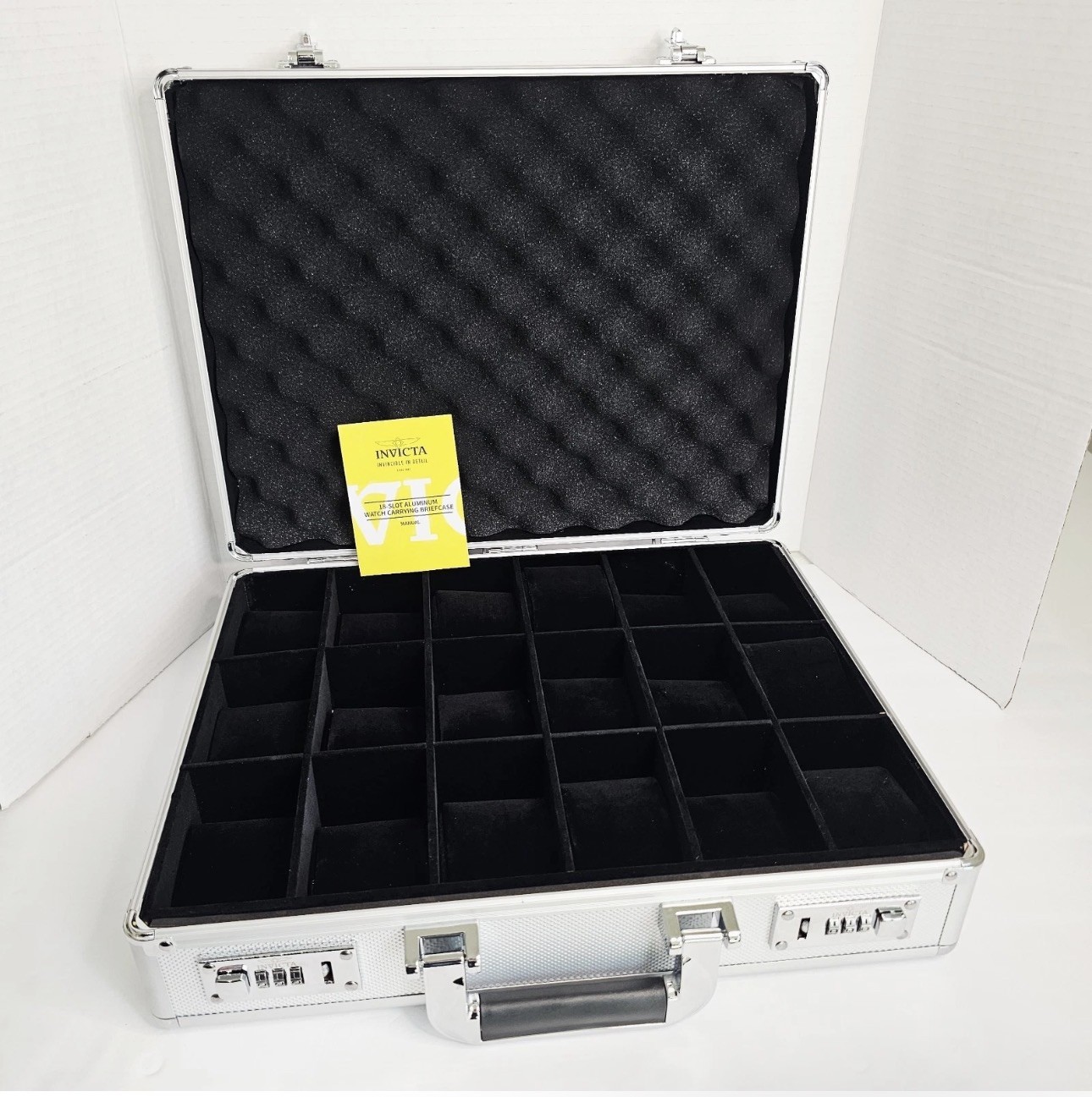 Invicta Watch 18 Slot Aluminum Briefcase – Silver IPM567-SIL