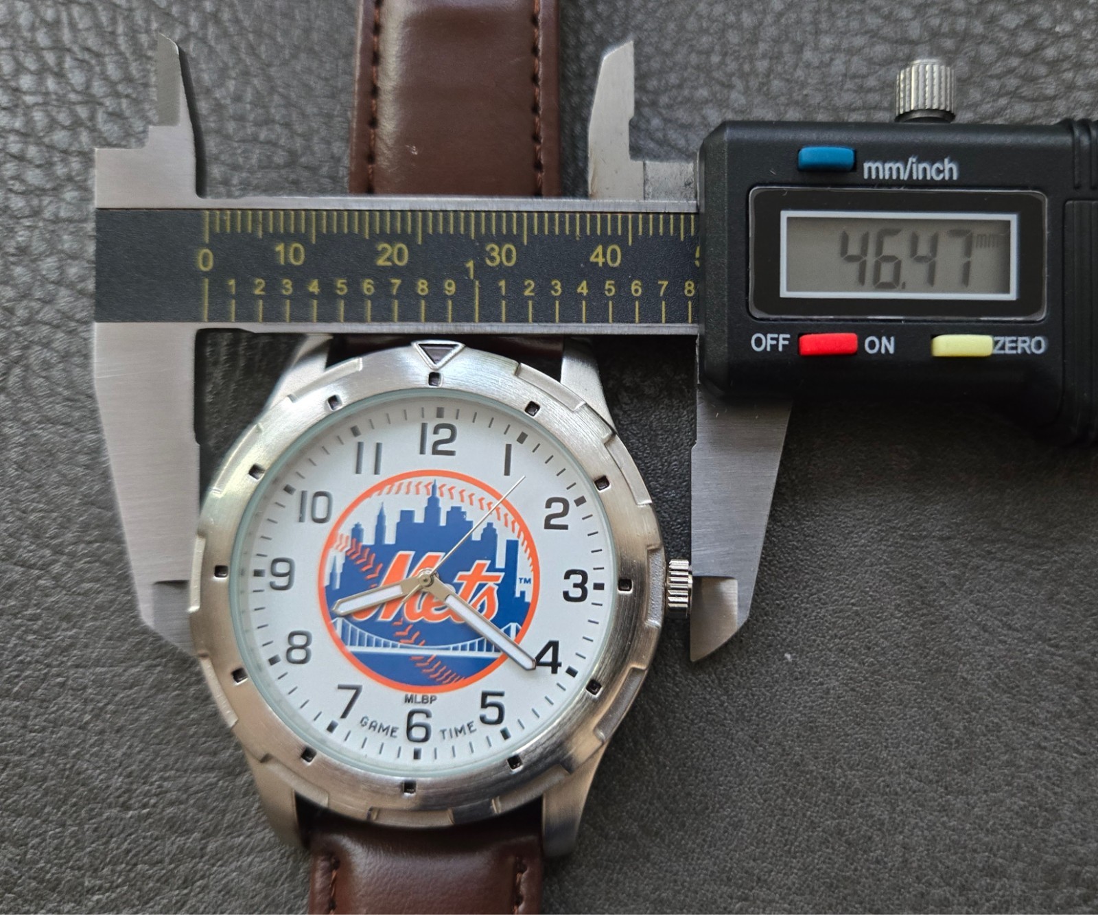 New York Mets MLBP “Game Time” Wristwatch – Stainless Steel Case – Collectible