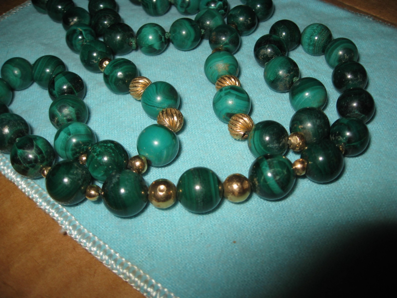 Exquisite Malachite and Gold Beaded Knotted 32″ Necklace 170 grams