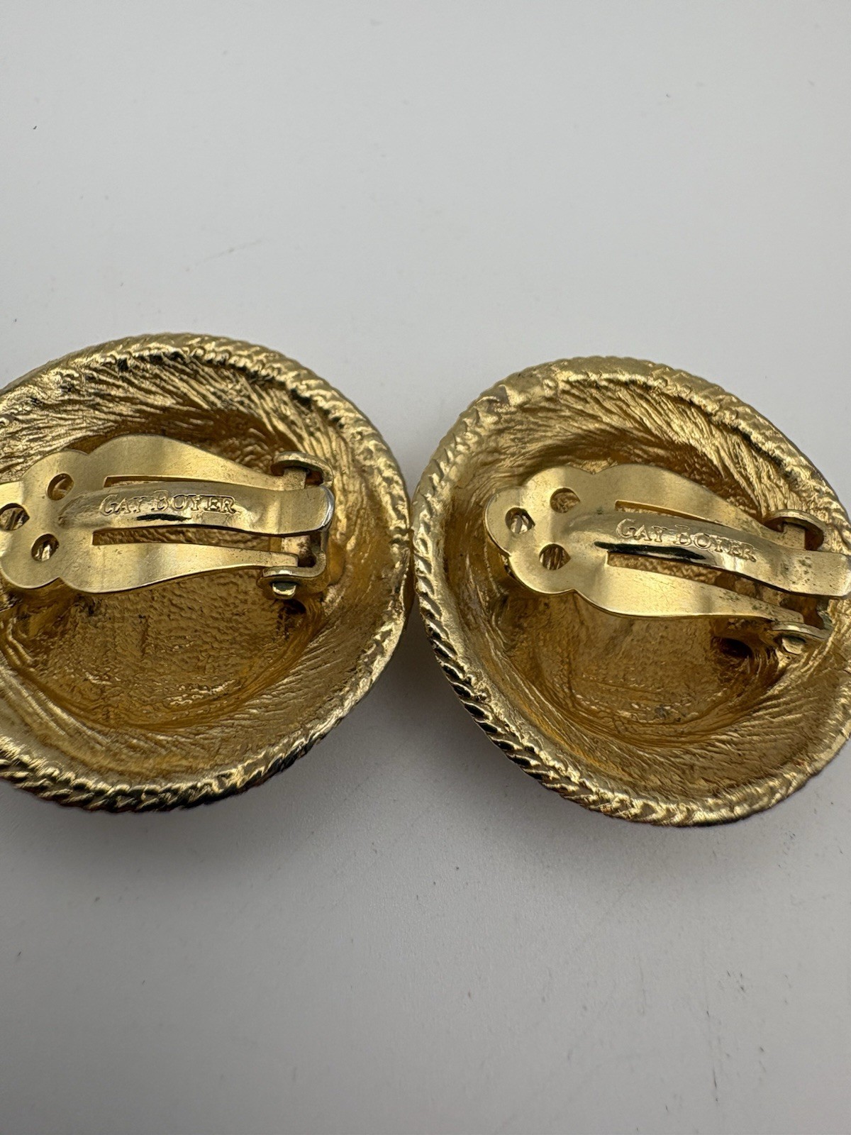 Vtg GAY BOYER Cream Enamel Gold Tone Nautical Anchor Clip On Earrings Statement