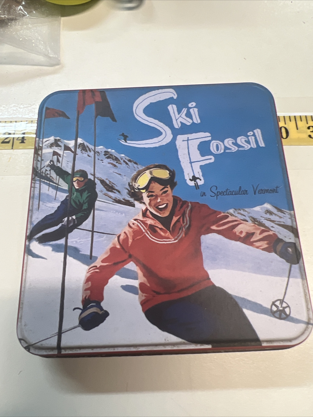 2002 Fossil Watch Tin Box Two Skiers Vermont Ski Scene 4.5 x 3.5 x 1 in