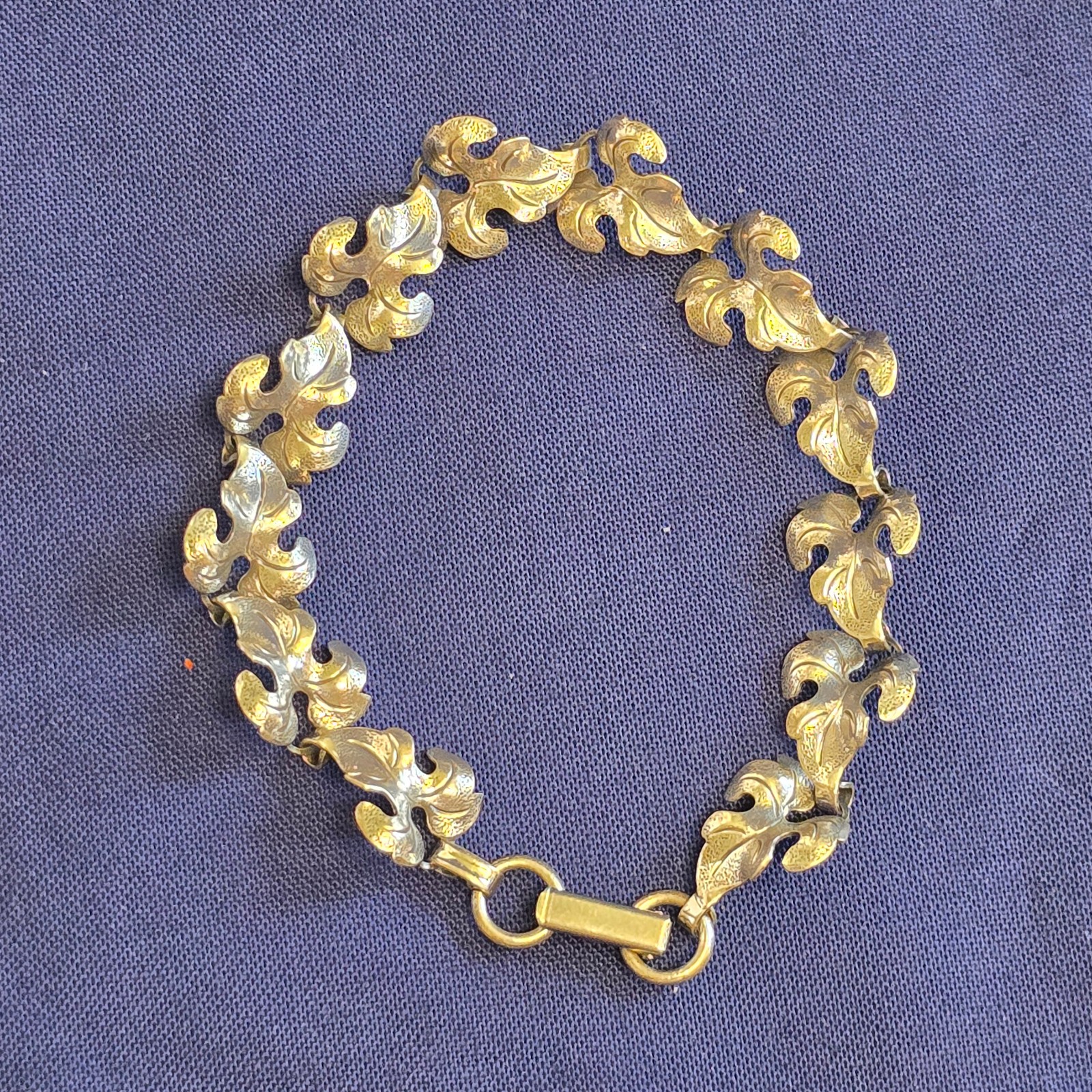Vtg Sterling Silver Leaf Bracelet 7.32g Fine Jewelry 7.25″ Floral Fold Over