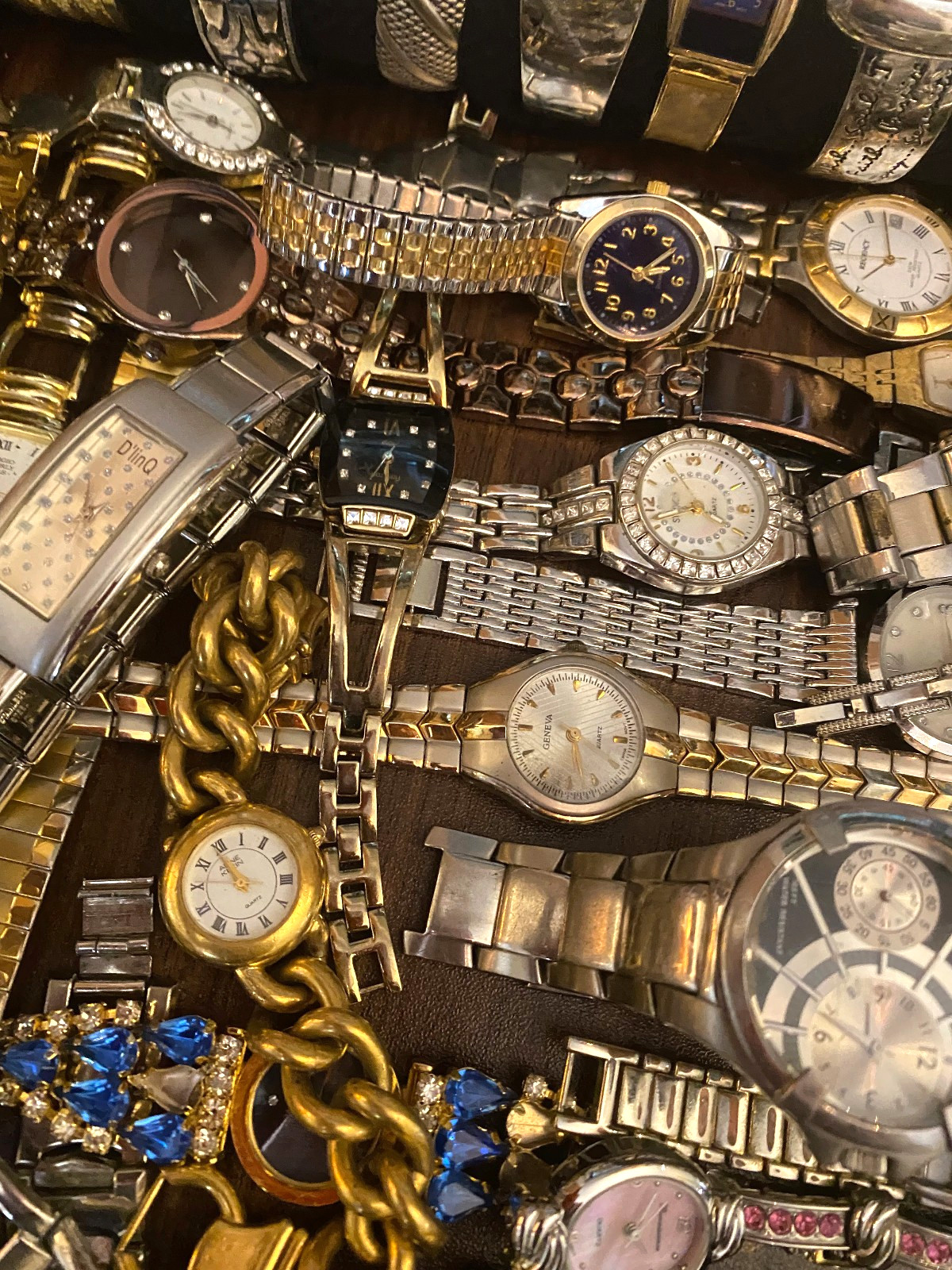 Huge Lot 85+ Vintage to Now Used Watches some Run Gold Silver Tone BRANDS+++