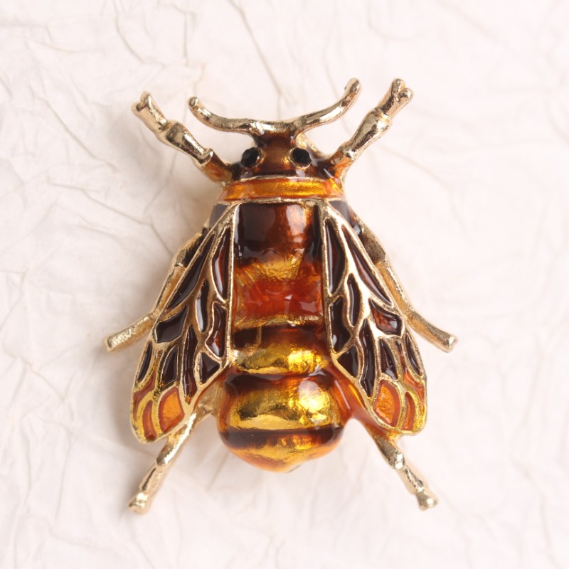 Vintage Bee Brooch: Unique Jewelry Accessory for Ladies, Perfect Gift