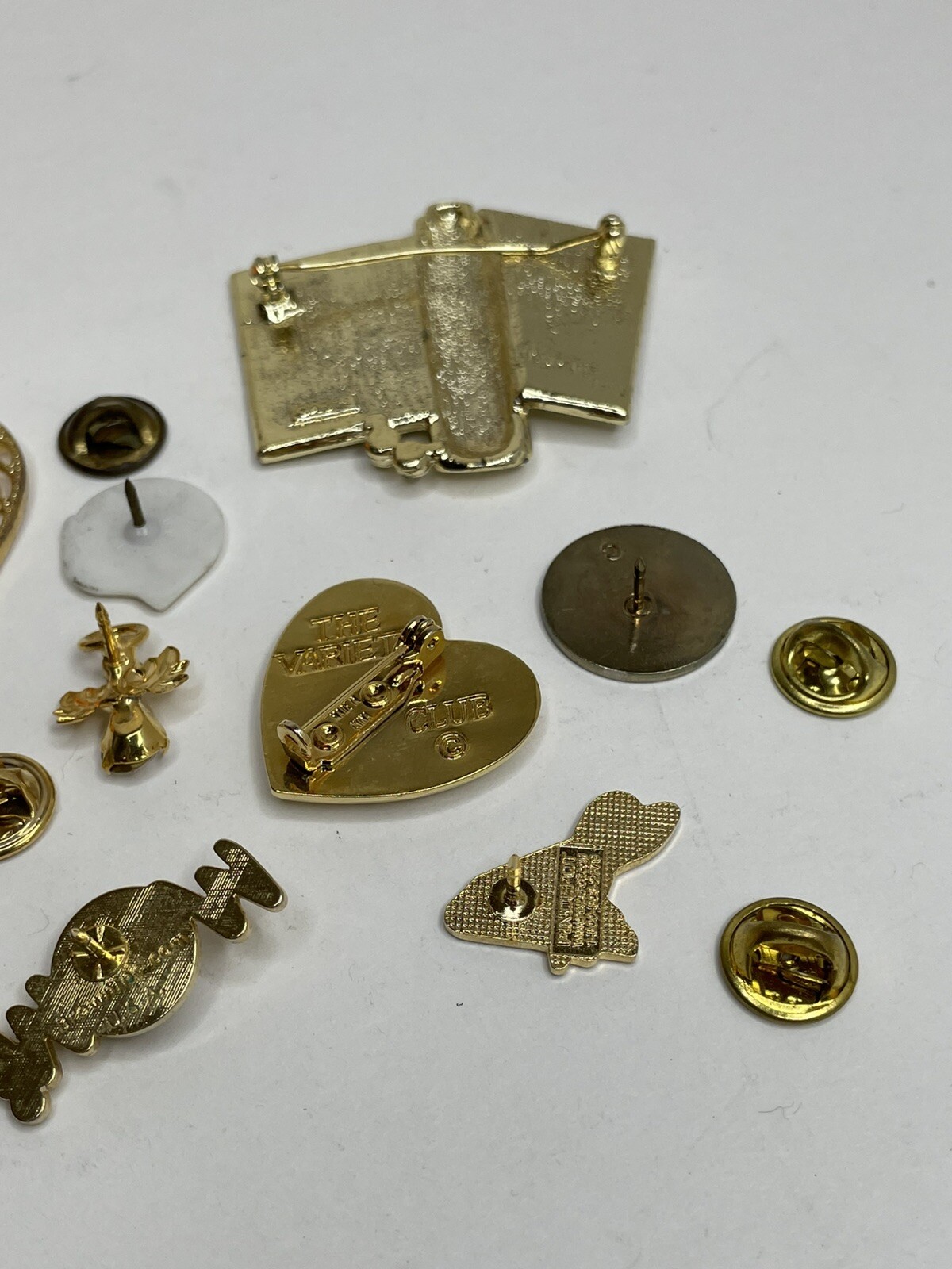 VTG 9 Brooch Pin Lot AJC Bingo Lover Card, Cabbage Patch Doll, Hearts, Angels+
