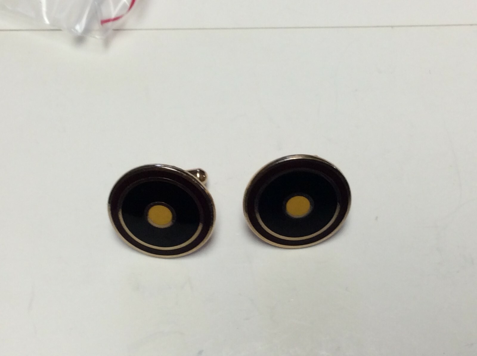 Mens cuff links,bullseye/target style,unique and desirable,black/gold,nice J670