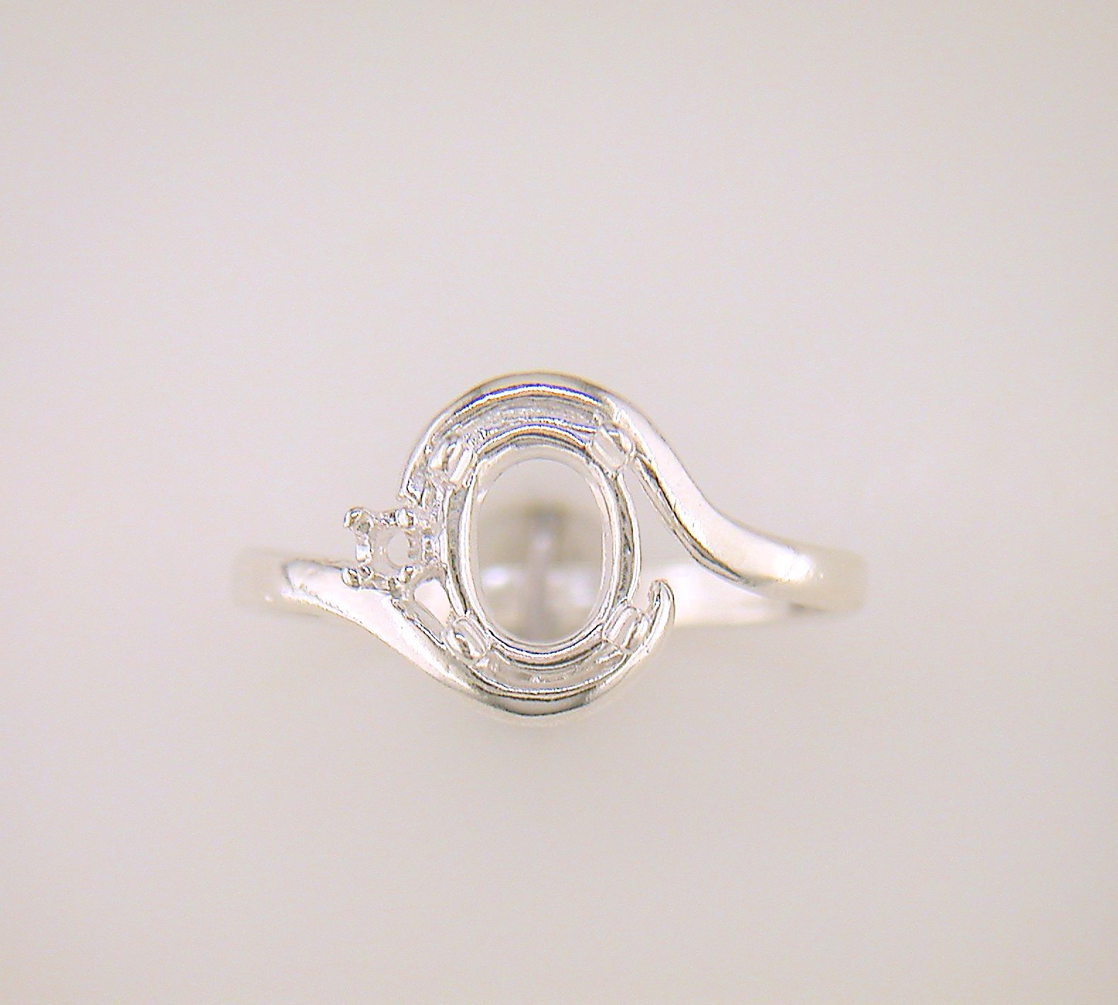 Low Profile Oval Single Accented Ring Setting Sterling Silver