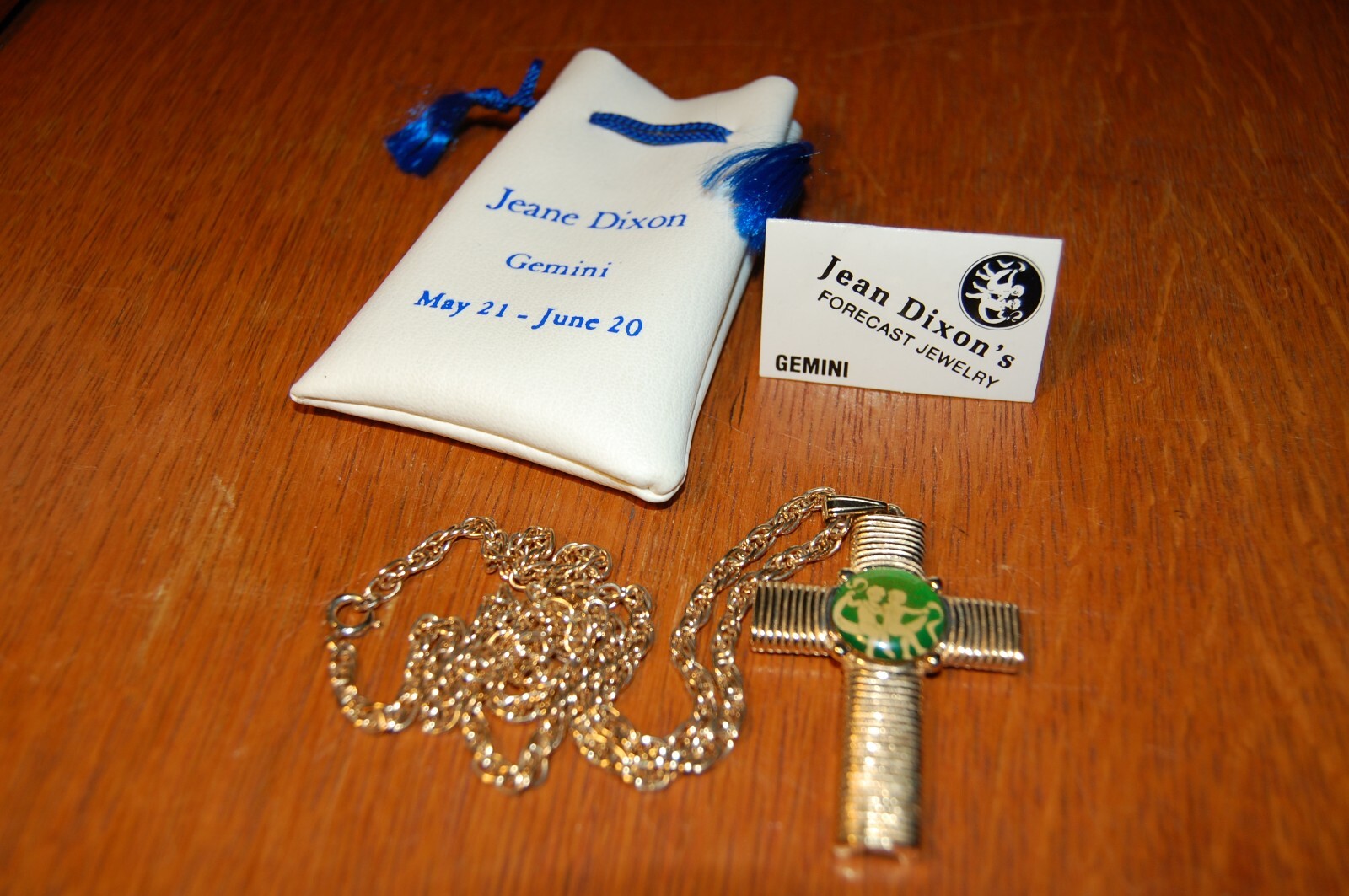 Vintage Jeane Dixon Forecast Jewelry “Gemini” Zodiac Cross Necklace Mood Stone