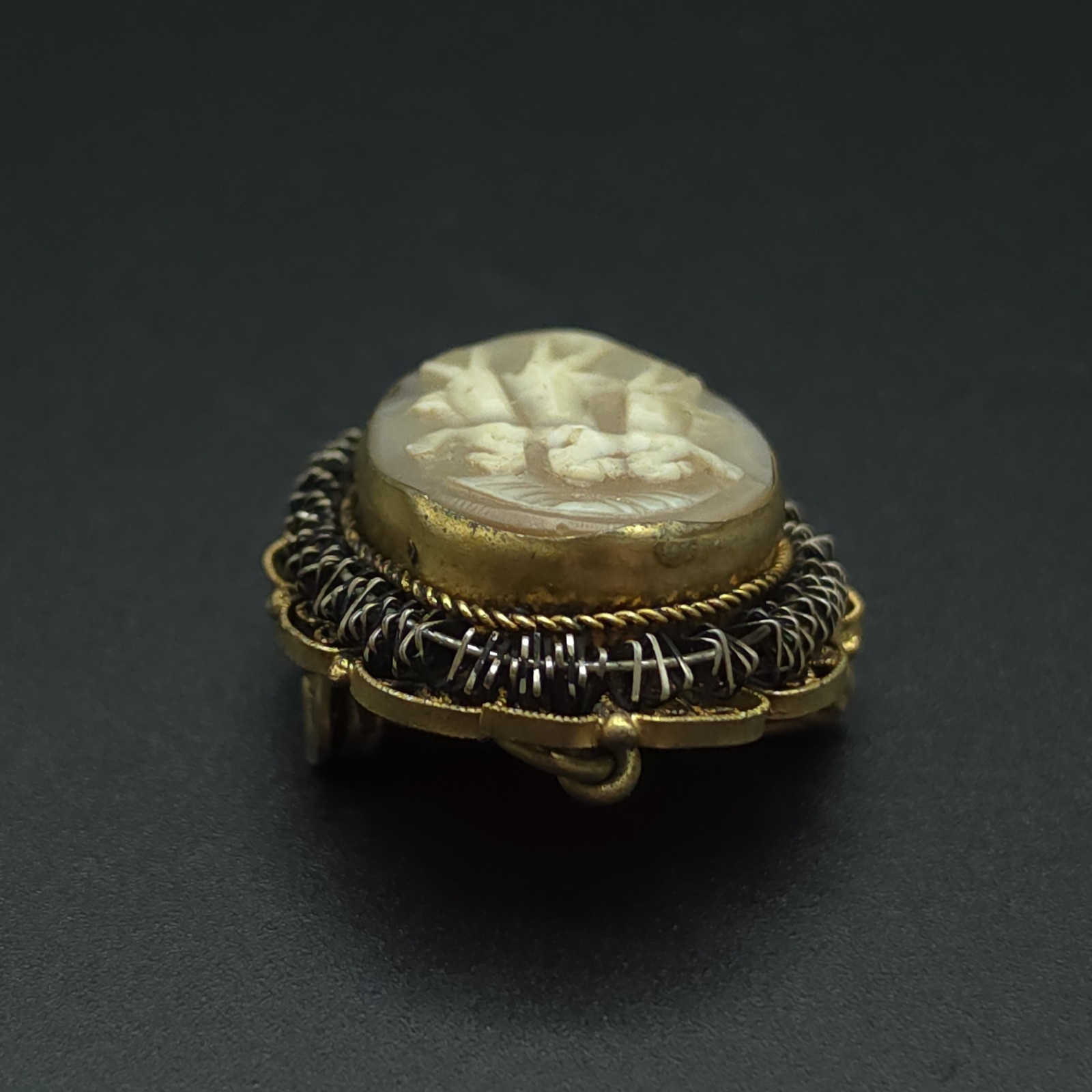 Antique Edwardian Carved Shell Three Graces Cameo Pendant Brooch Gilt Filigree