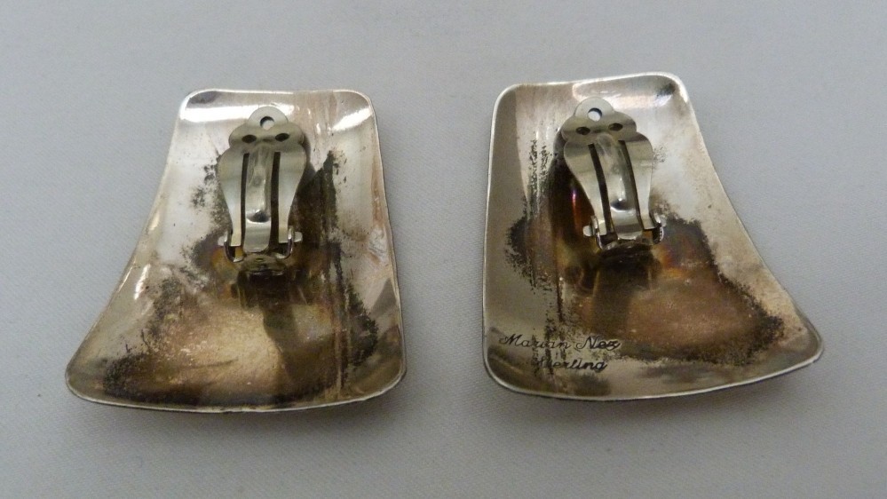 1 5/8″ LONG VINTAGE MARIAN NEZ NAVAJO NATIVE AMERICAN STERLING SILVER EARRINGS