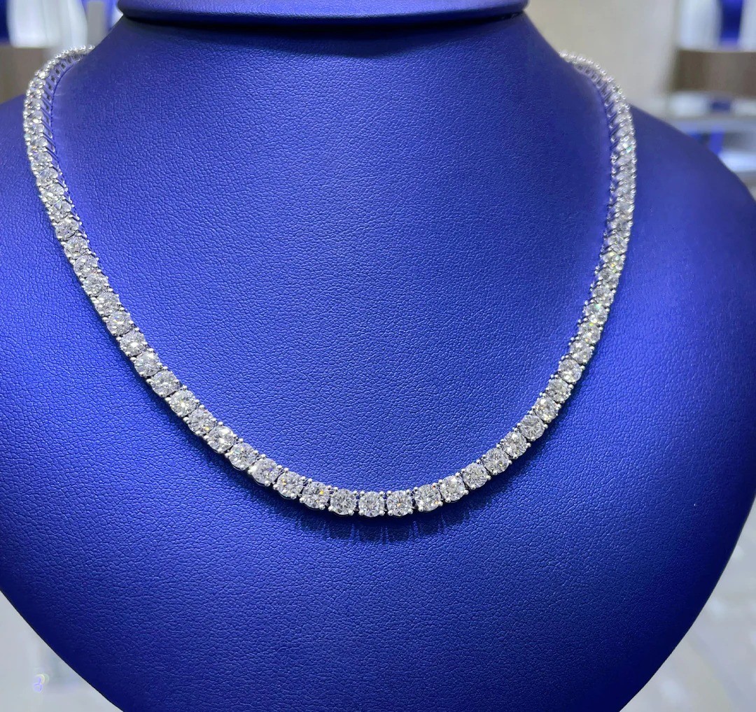 15.0 CTW Round Cut VVCS1 Moissanite Tennis Necklace In 14k White Gold Plated