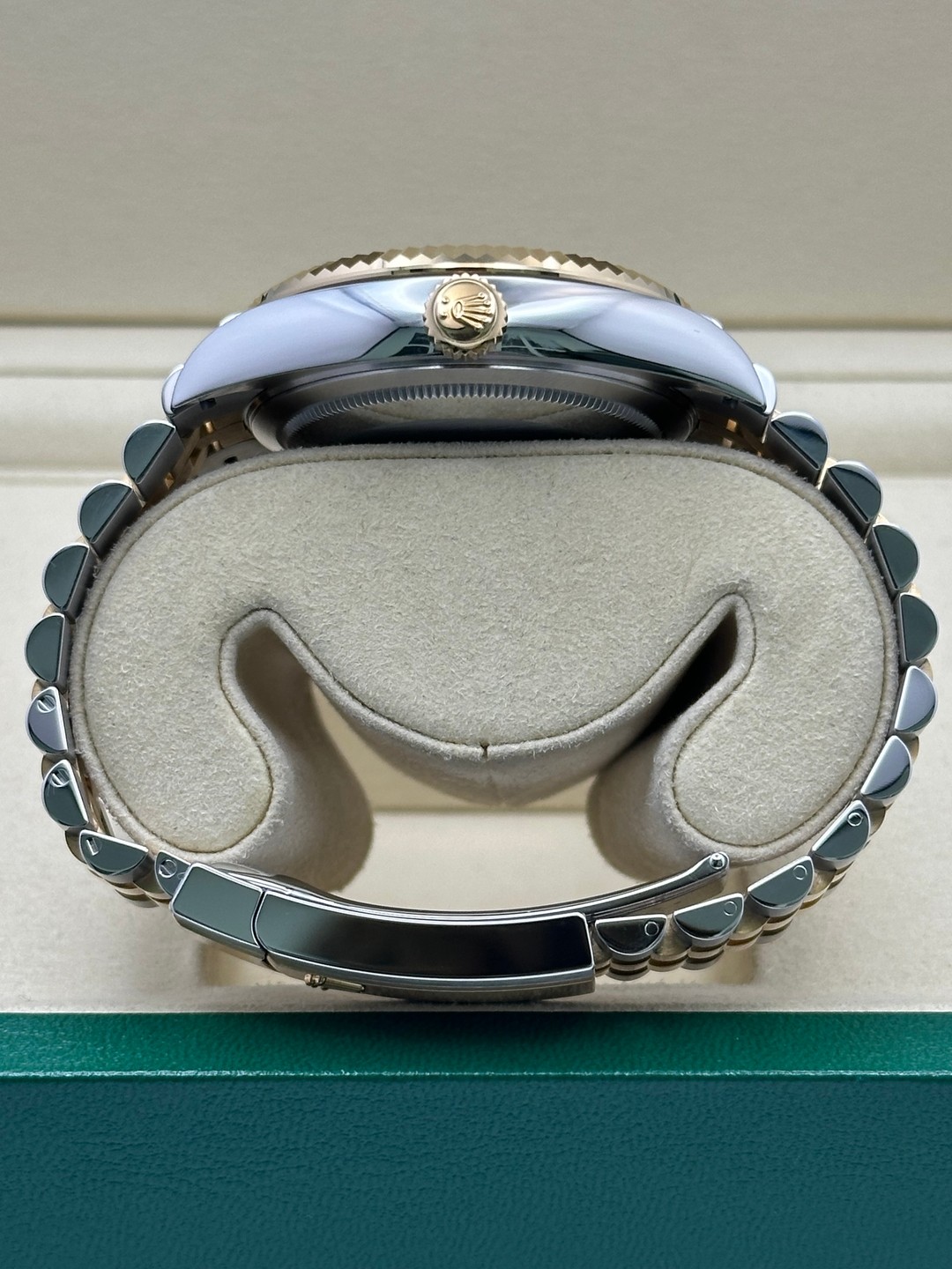 Rolex 336933 2025 Black Dial Box & Papers
