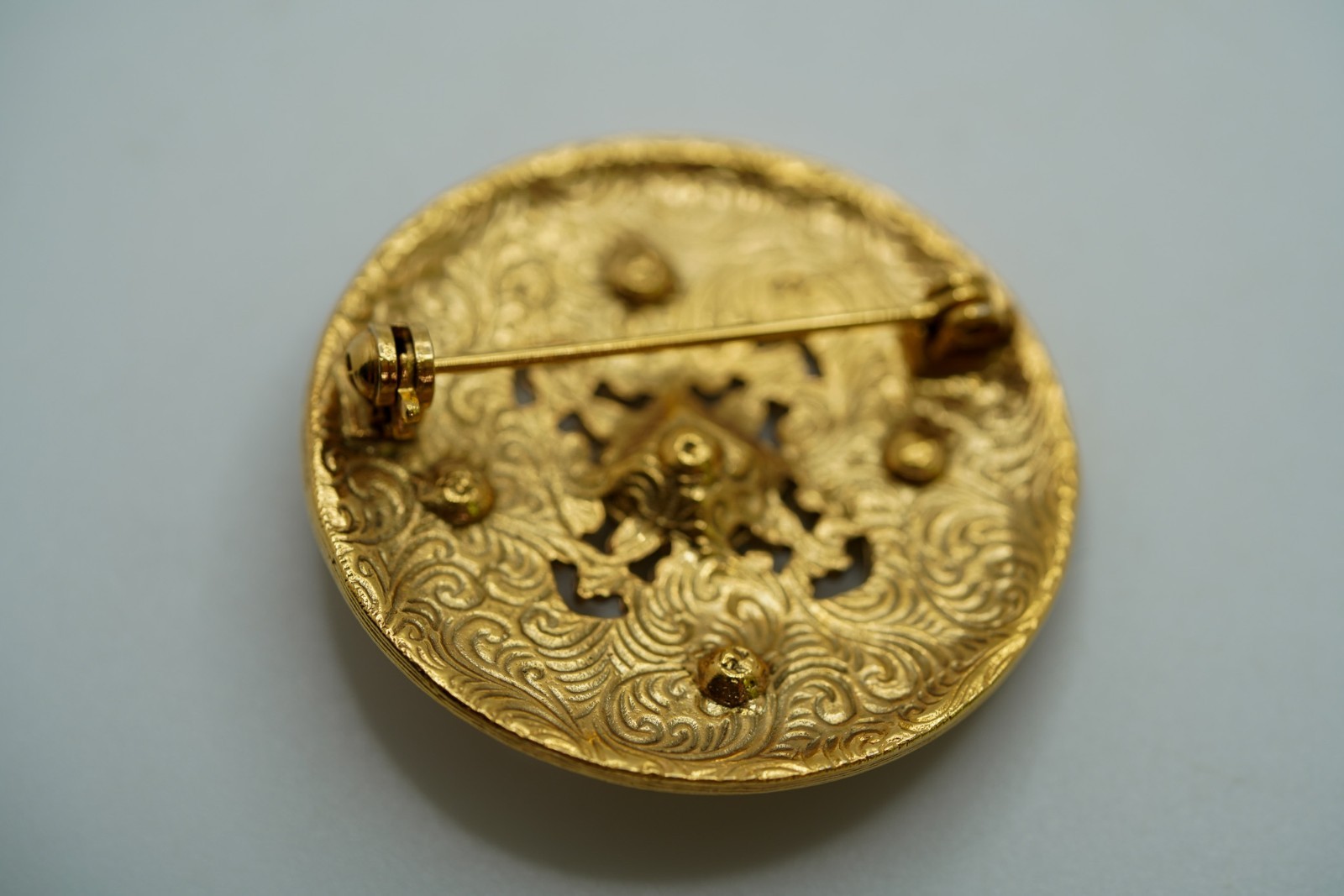Vintage 1928 Blue Stone Gold Tone Brooch 3.6cm JB50