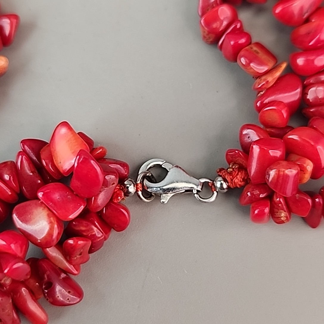 Coral Beaded Necklace Three Layered Dyed Mother of Pearl Flower Pendant Red 18″