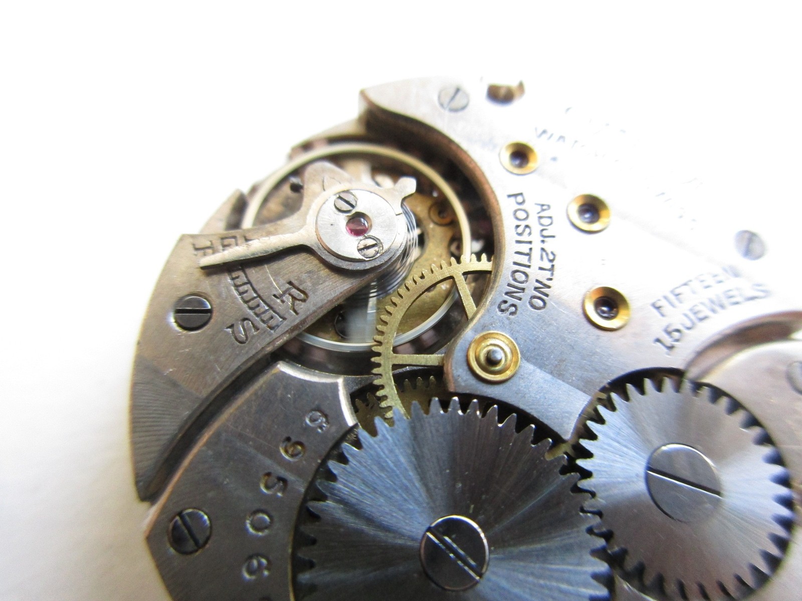 Omega cal. 26.5 S.O.B adj. 2 pos Swiss vintage watch movement – running