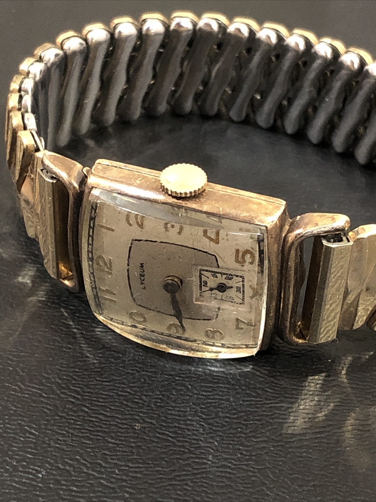 Vintage Lyceum Watch 10K Gold-Filled Curvex 17 Jewels Swiss Deco Nice ***RUNS***