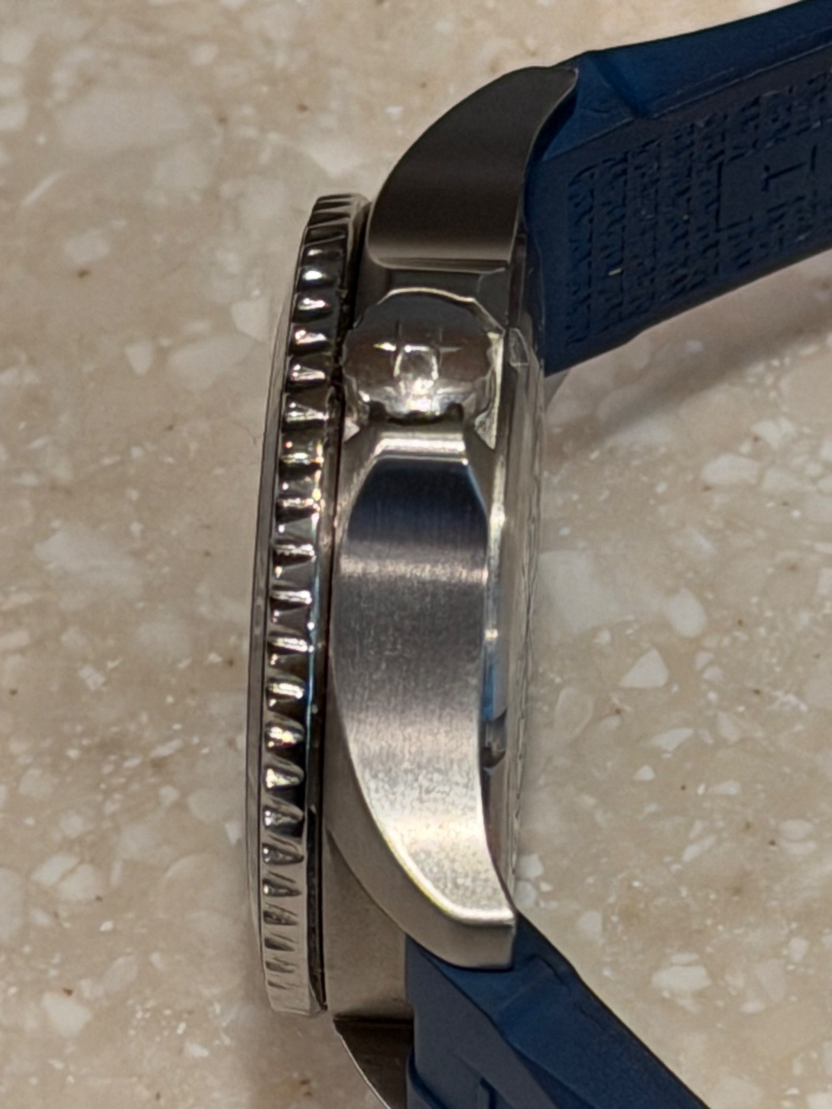 hamilyon khaki navy scuba 40mm blue rubber strap H82345341