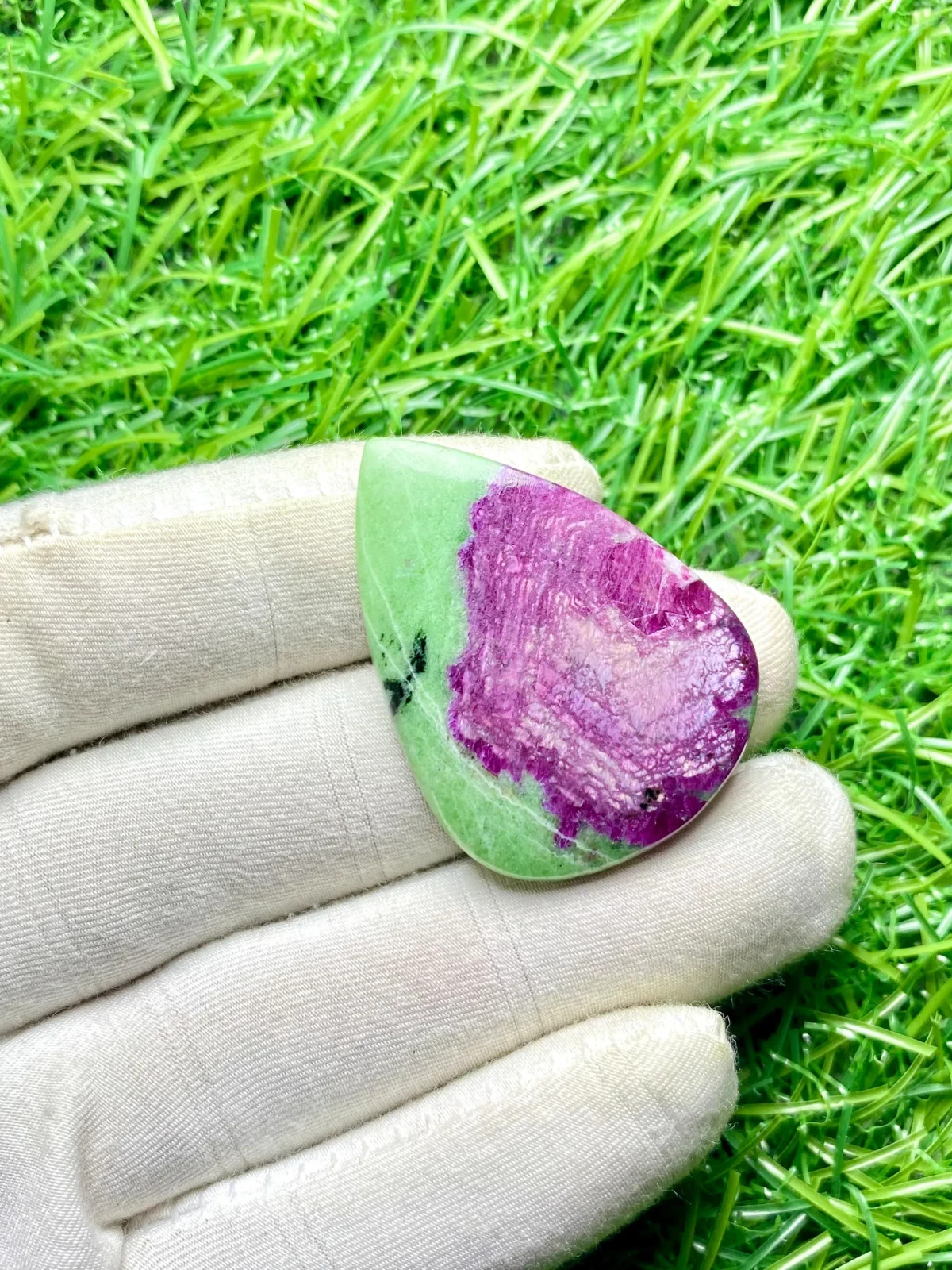 Ruby Zoisite Cabochon: Loose Gemstone for Jewelry (52Cts, 37x26mm)