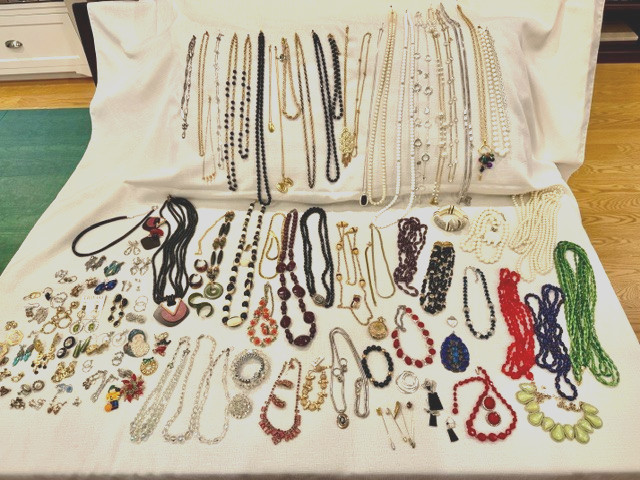 Vintage JEWELRY – 70-80’s & Earlier Trifari, Emmons, Esinberger, Monet, Lisner