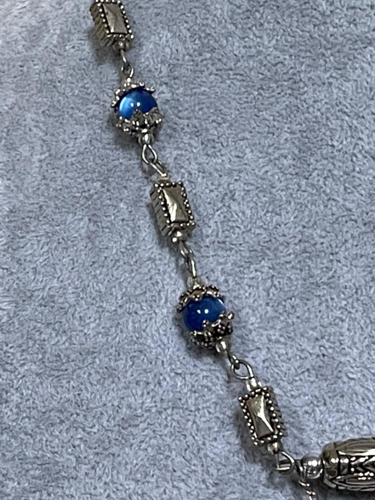 Blue hand made pendant blue bead silver tone finish necklace