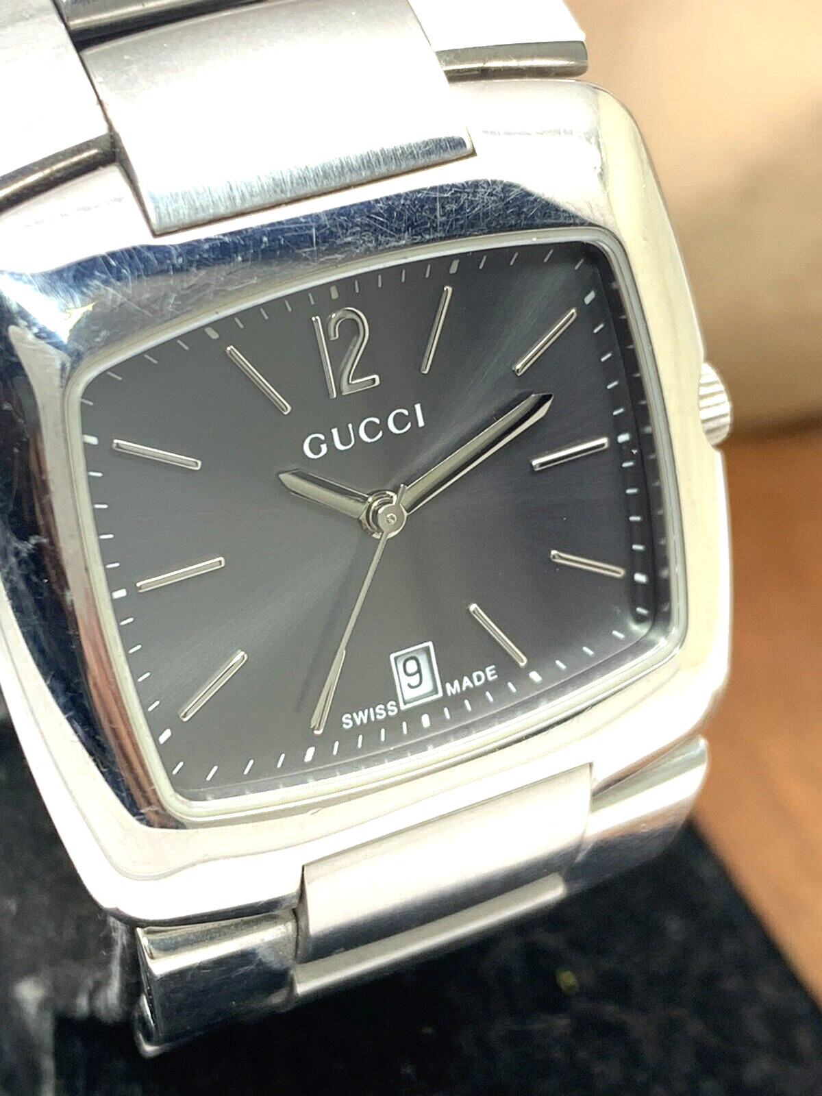 GUCCI Unisex Watch 8500M Swiss Quartz Gray Dial Silver Stainless Steel 34mm