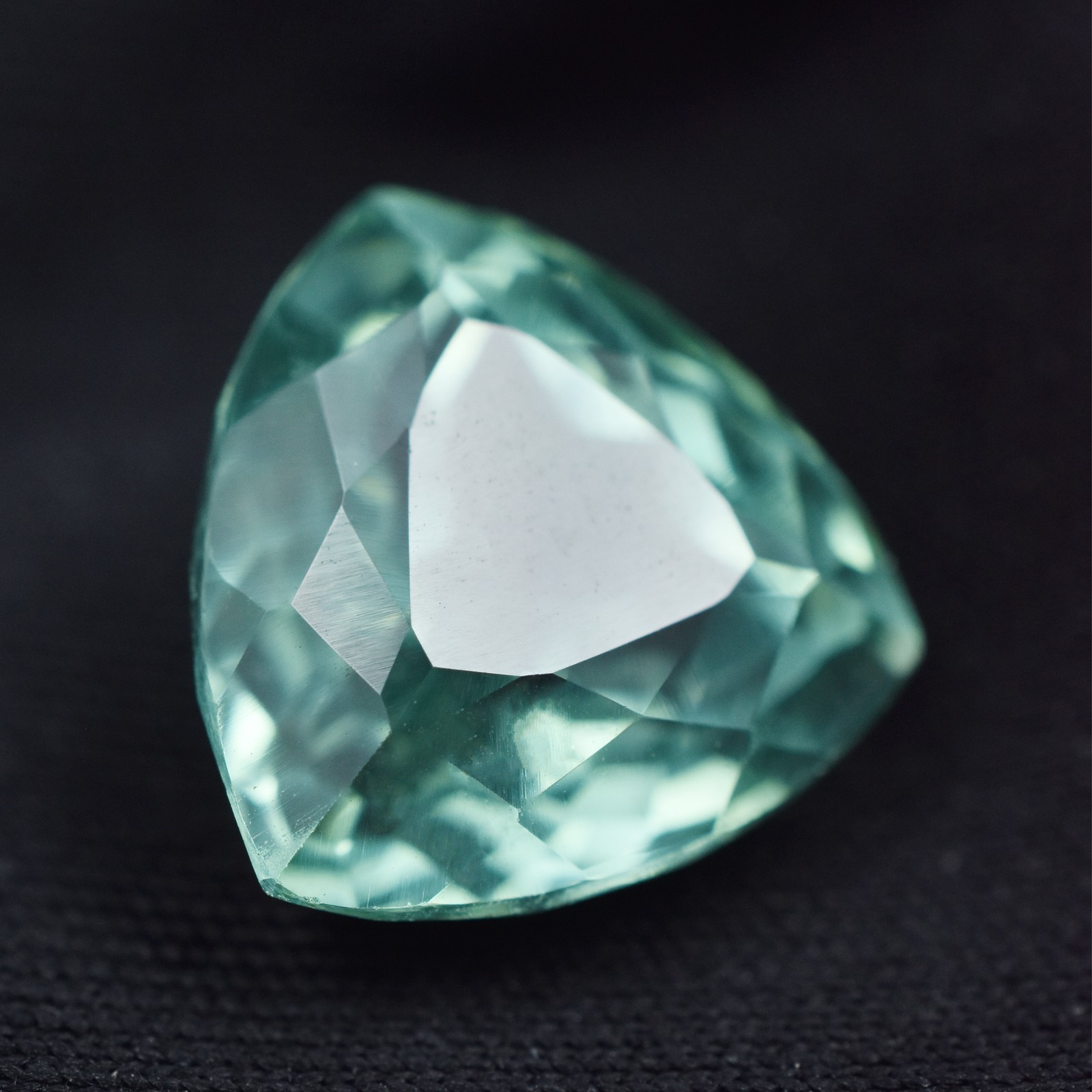 Natural Bluish Green Sapphire Trillion Cut 22.65 Ct Loose Gemstone CERTIFIED