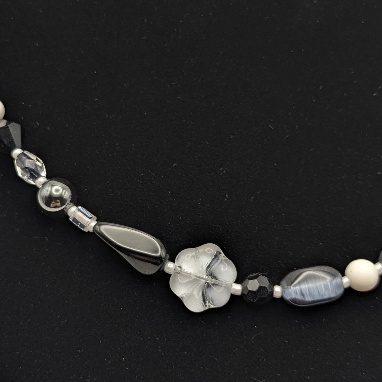 Sterling Silver 925 Clasp Black and White Glass Beaded Necklace Floral 18.5in