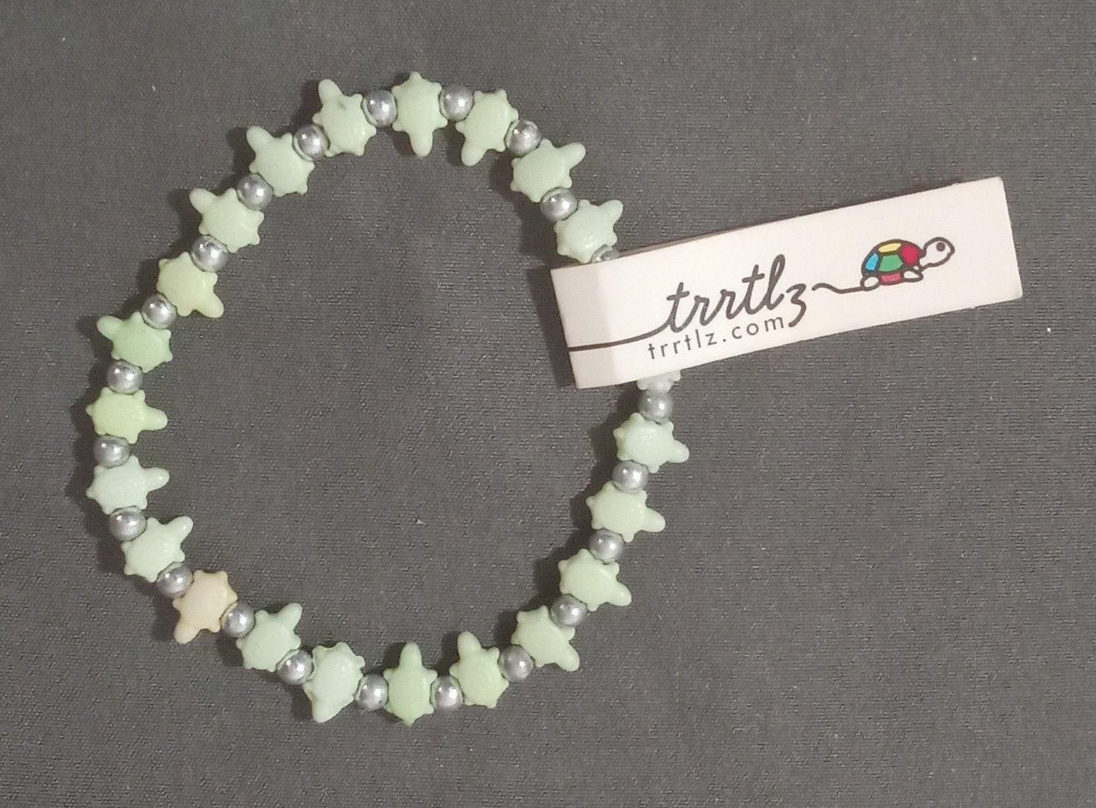 Vintage Trrtlz Brand Beaded Bracelet- Turtles – Green – Stretch bracelet- NWT