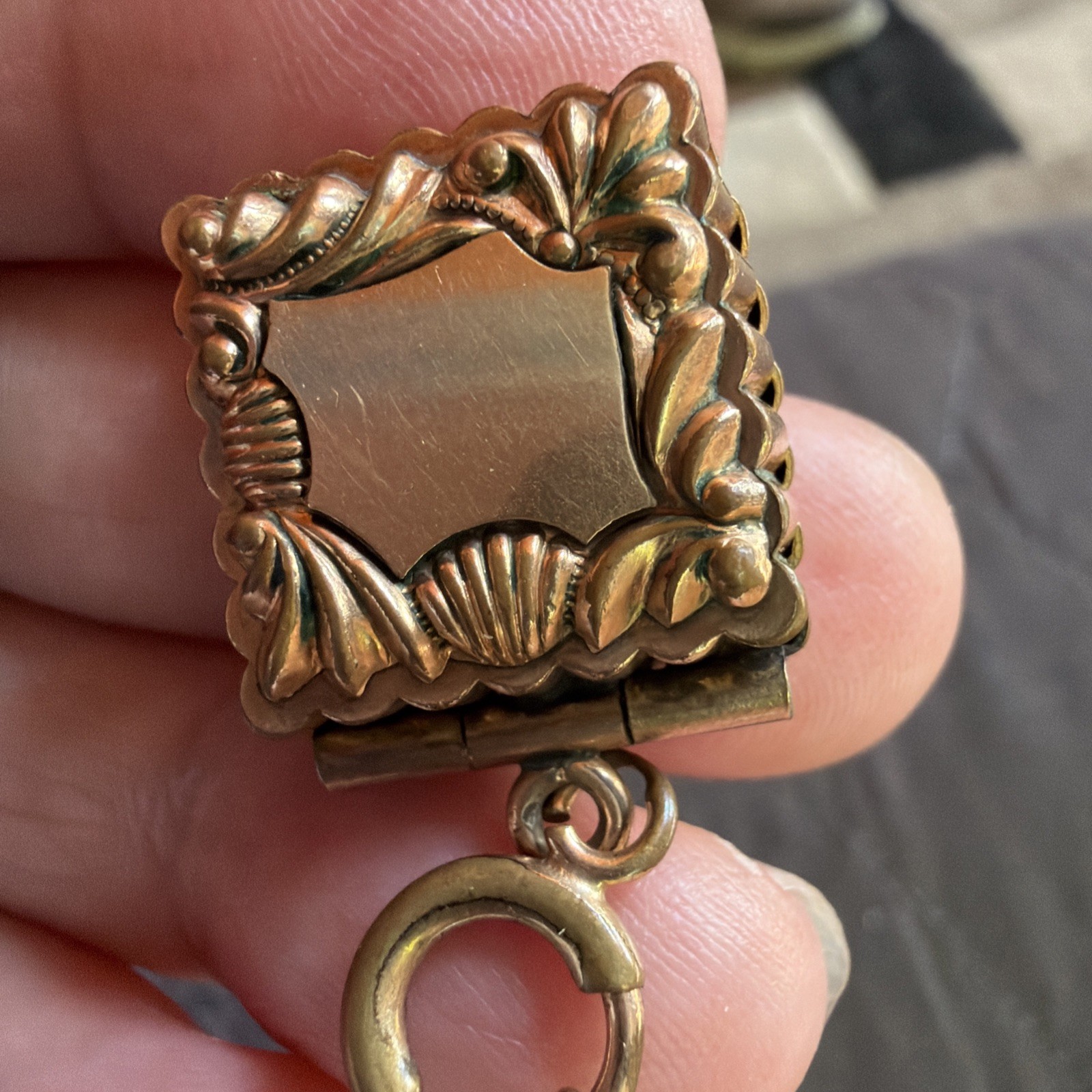Victorian 6.7g Rose Gold Fill Locket Etch Flower Motif Pendant Charm Engravable