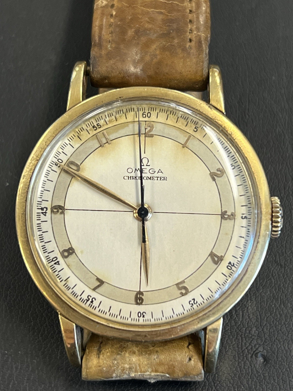 1944 Omega Chronometer ref. 2367 – 18K Gold – Pie Pan Dial – 35.4 mm – Working