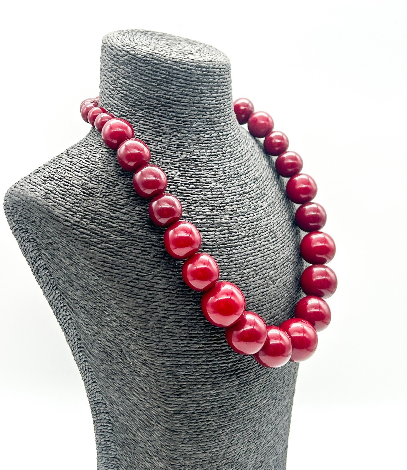 Vintage Graduated Burgundy Red Plastic Bead Necklace Hidden Screw Barrel Clasp