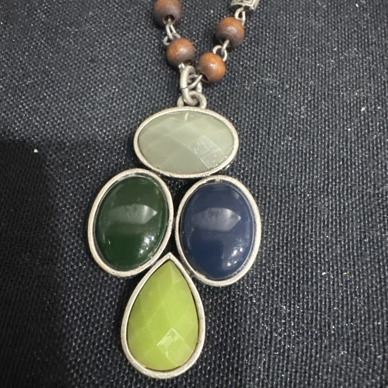 XC Lovely Green Blue And Brown Faceted Beaded Necklace