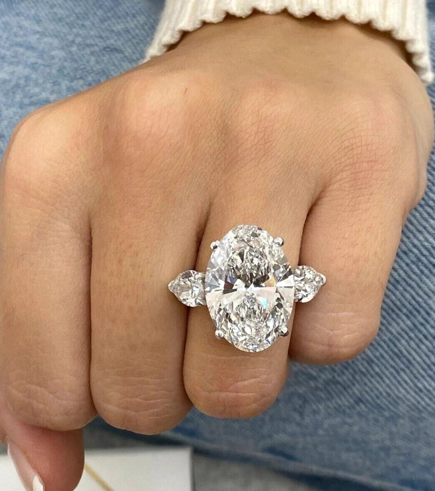 13.50 Ct Treated Oval Cut White Diamond Solitaire Ring In 925 Silver. Certified