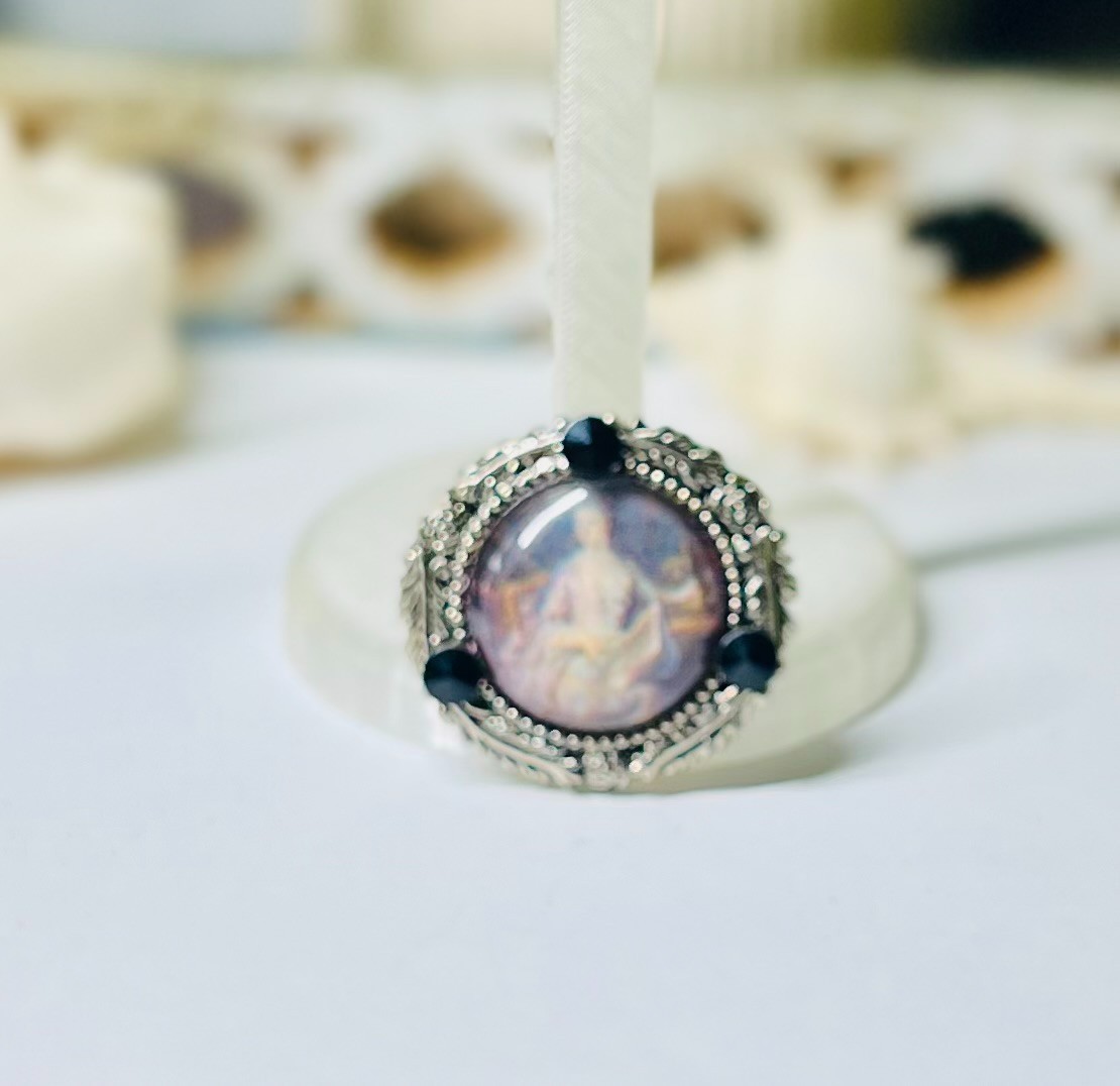 Vintage Bijoux Terner Large Round Victorian Woman Portrait Clip Earrings