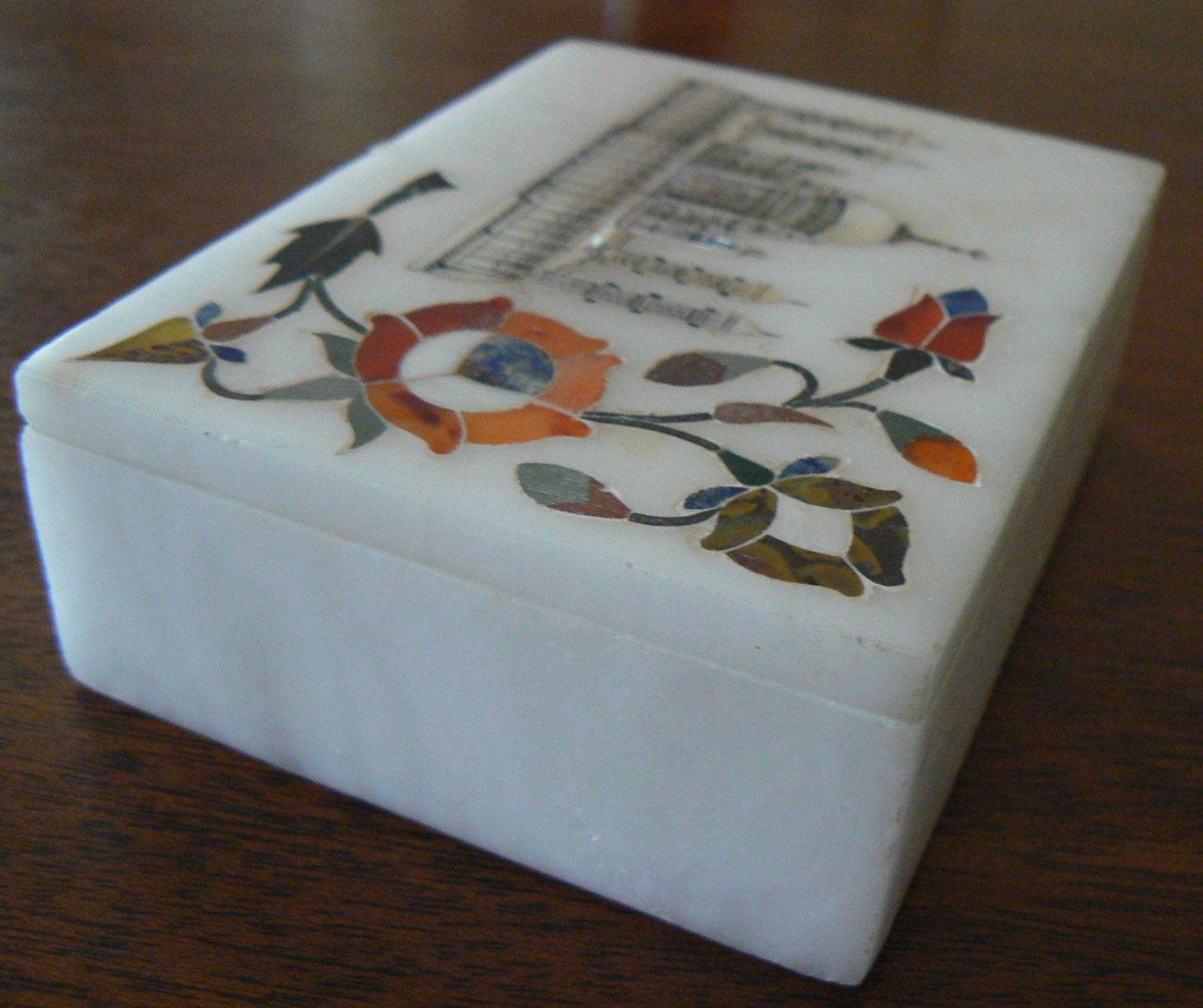 Marble trinket box Taj Mahal Pearl & Jade Inlay Agra India 4.5″X 3.5″X 1.5″