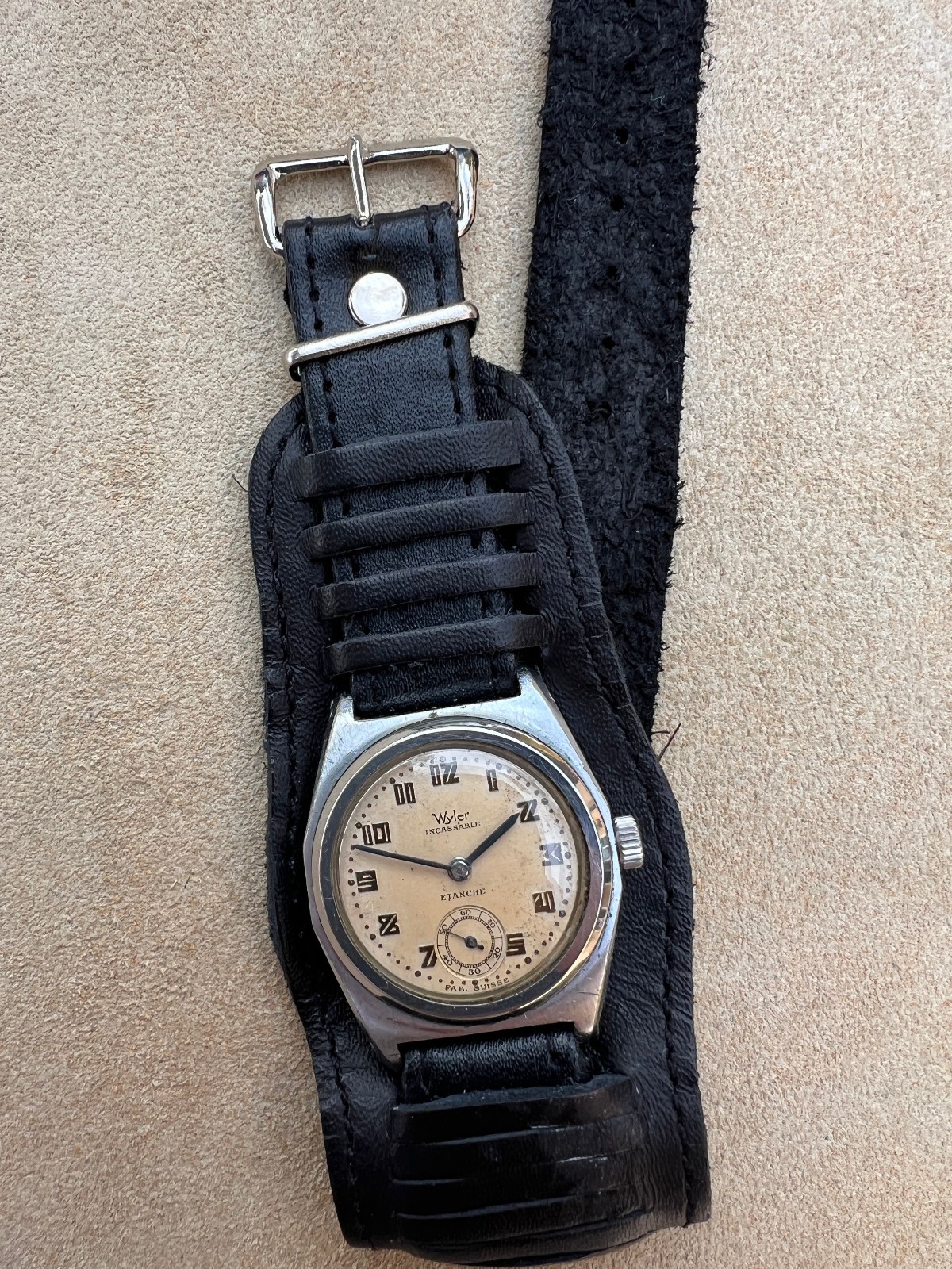 Vintage Wyler rare ww2 Military Etanche watch Deco numbers Tropical dial Works