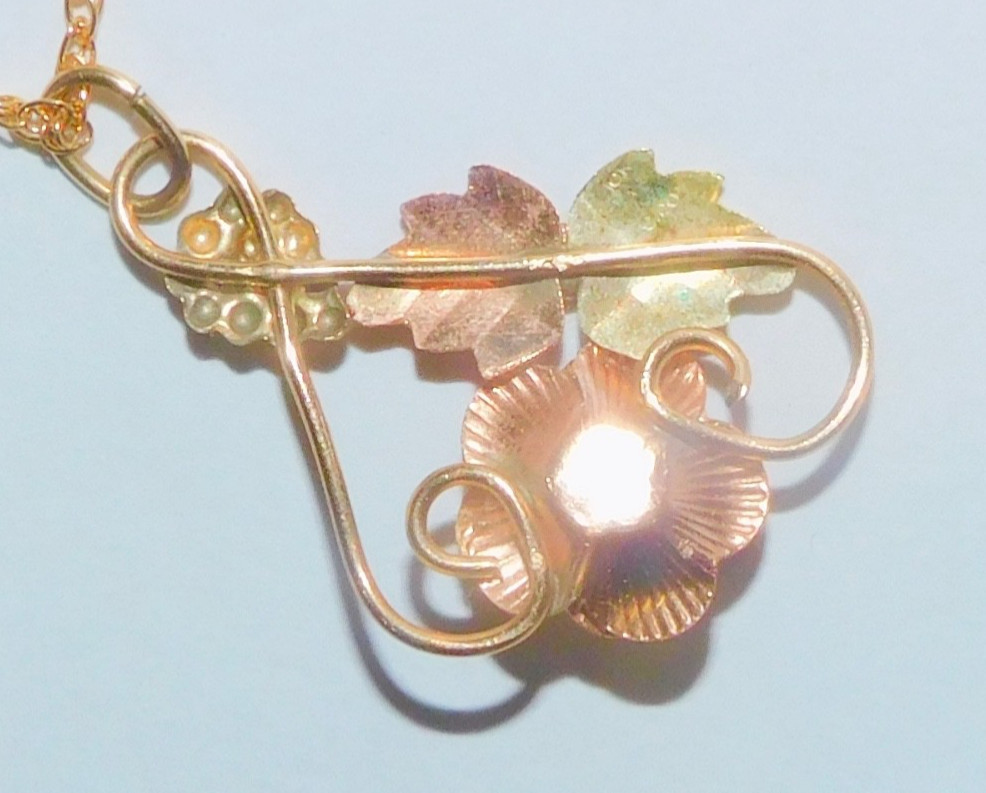 Black Hills Gold 10k Rose Pearl Leaves Pendant Necklace