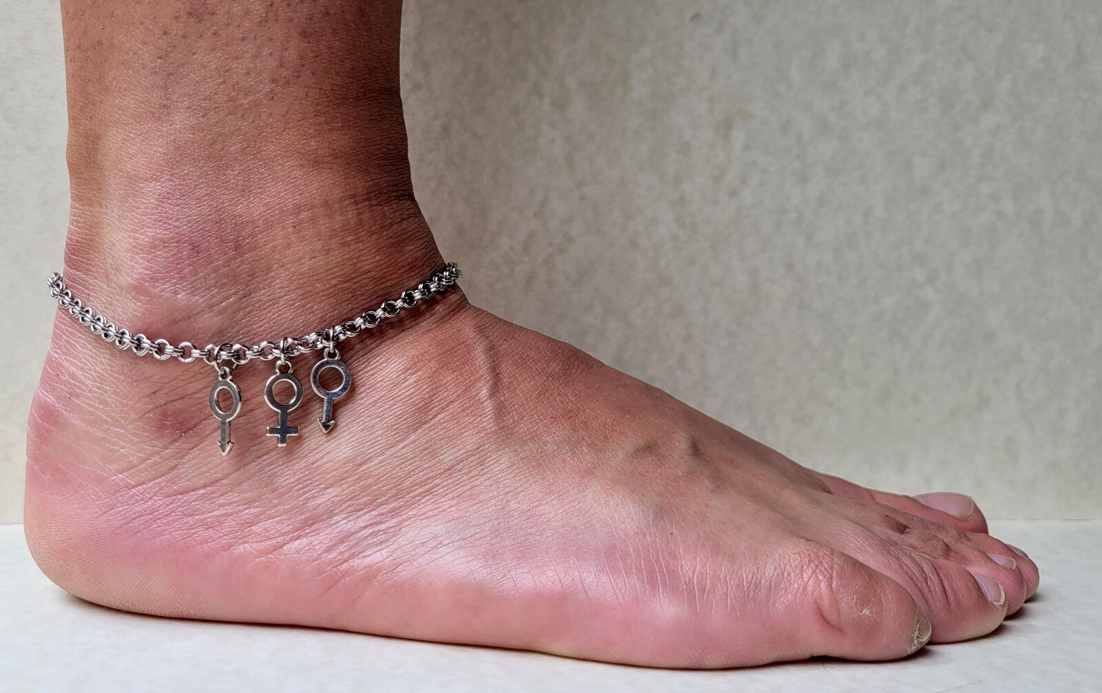 MFM (Male, Female, Male) anklet for lifestyle wives (arrow, cross, arrow)