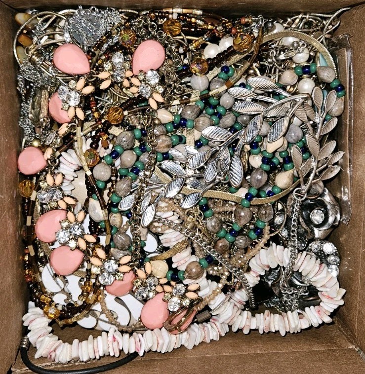 Costume Jewelry Lot ALL WEARABLE 5lbs. Vintage-Mod Treasure Hunt #177