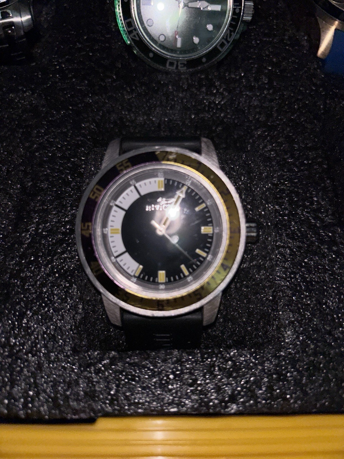 INVICTA EIGHT 8 SLOT IMPACT Yellow Watch Storage Box Collector Case Classic Ed.