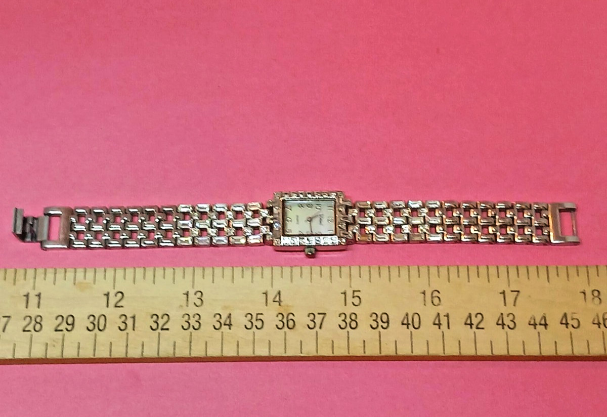 Ladies Vivani Rhinestone Dress Formal Watch – NEW Battery -Works Great MOP Dial