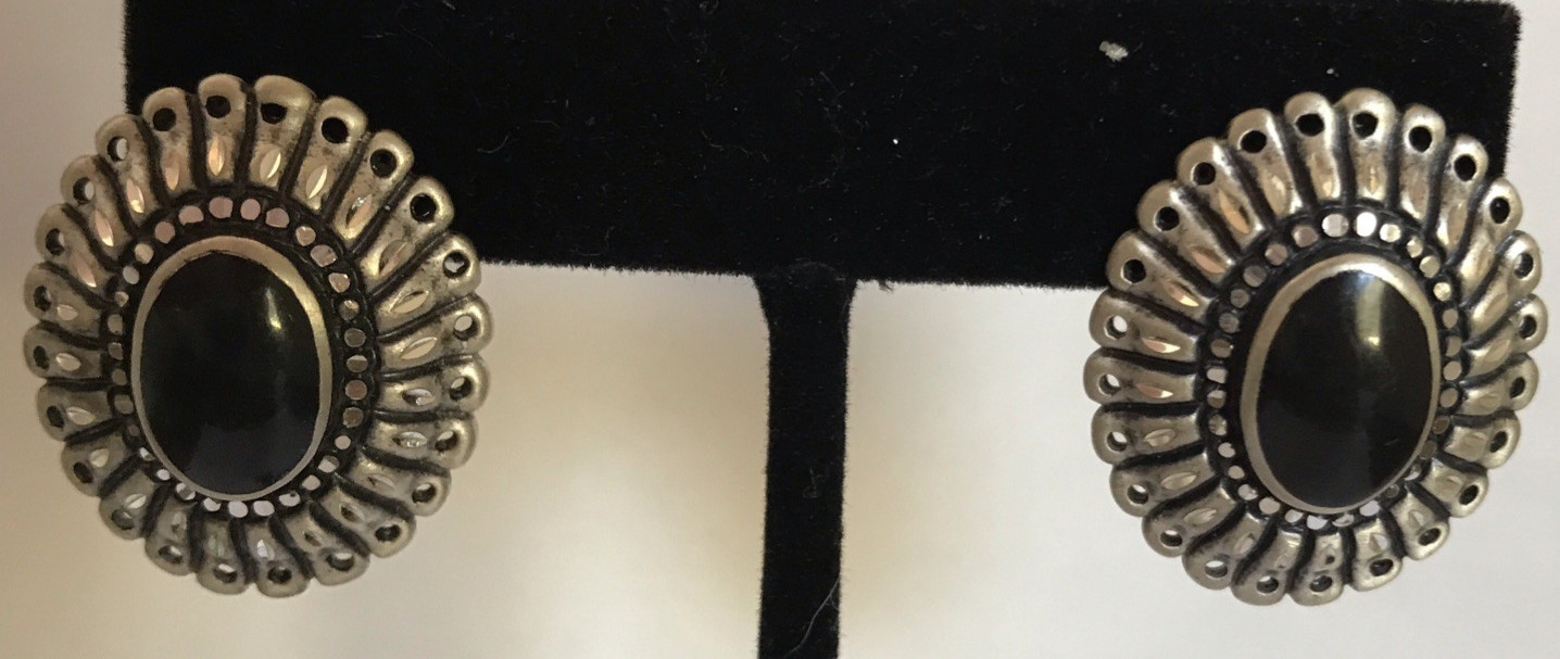 VTG CS Sharon Cisco Navajo Black Stone Sterling Pierced Stud Earrings