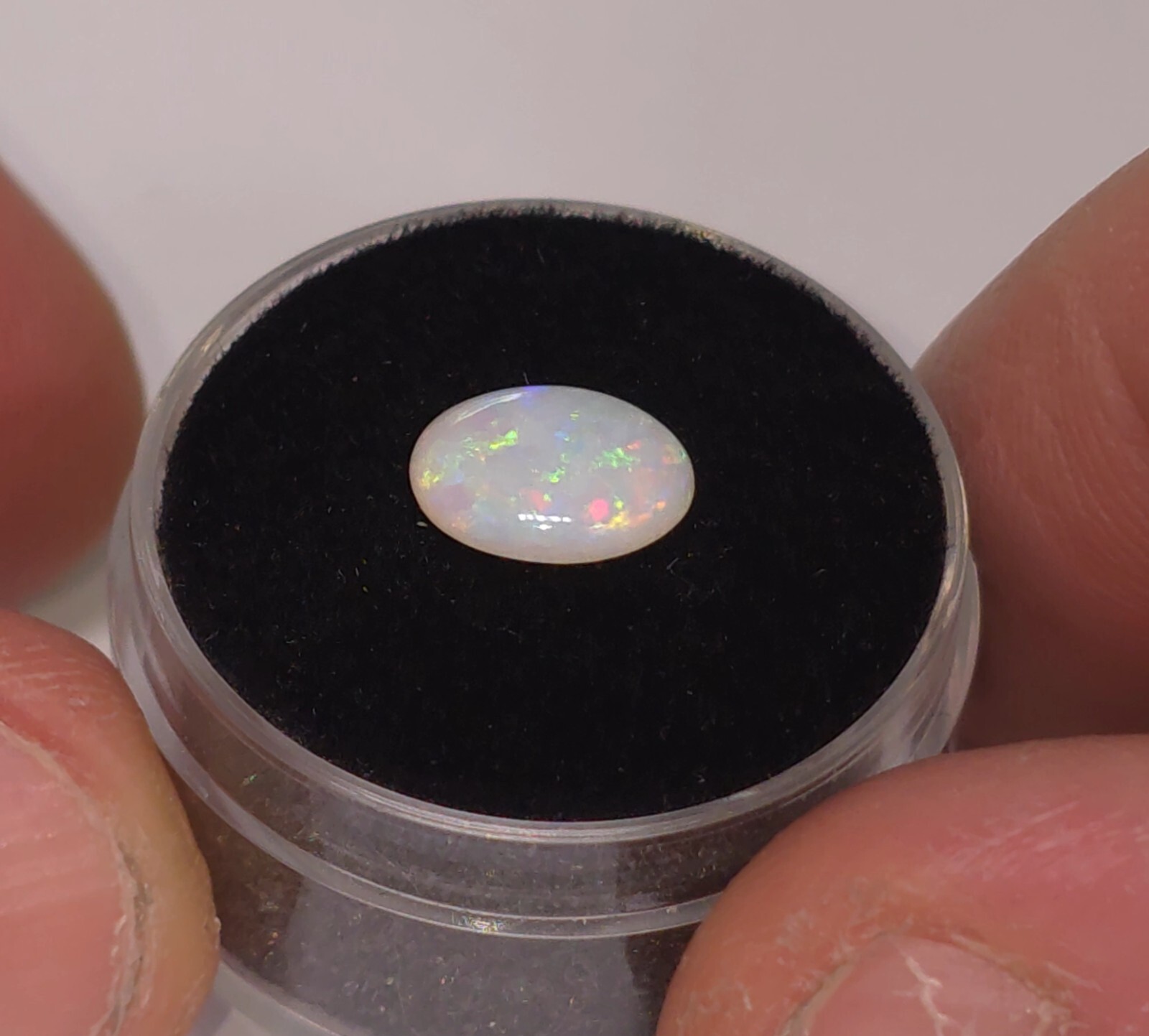 Australian Coober Pedy opal. 10 x 7.5mm. 1ct. Oval. Natural solid Bright Opal