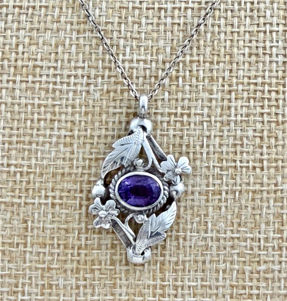Vintage Sterling S. Art Nouveau Style Floral Pendant Chain w/ Oval Amethyst 18″L
