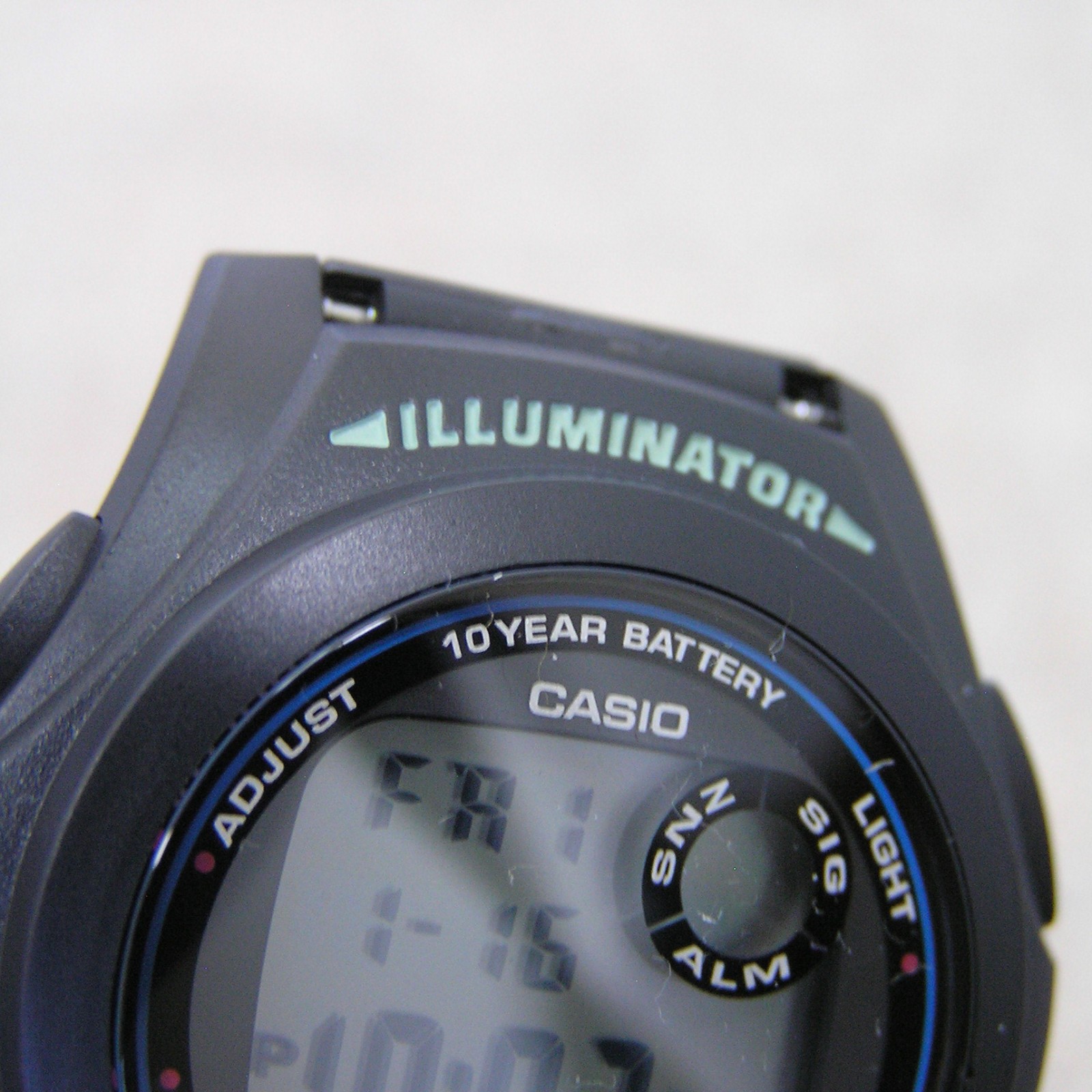 UK STOCK CASIO F-200W-1AJH Japan Exclusive Digital Watch Classic Imported Model